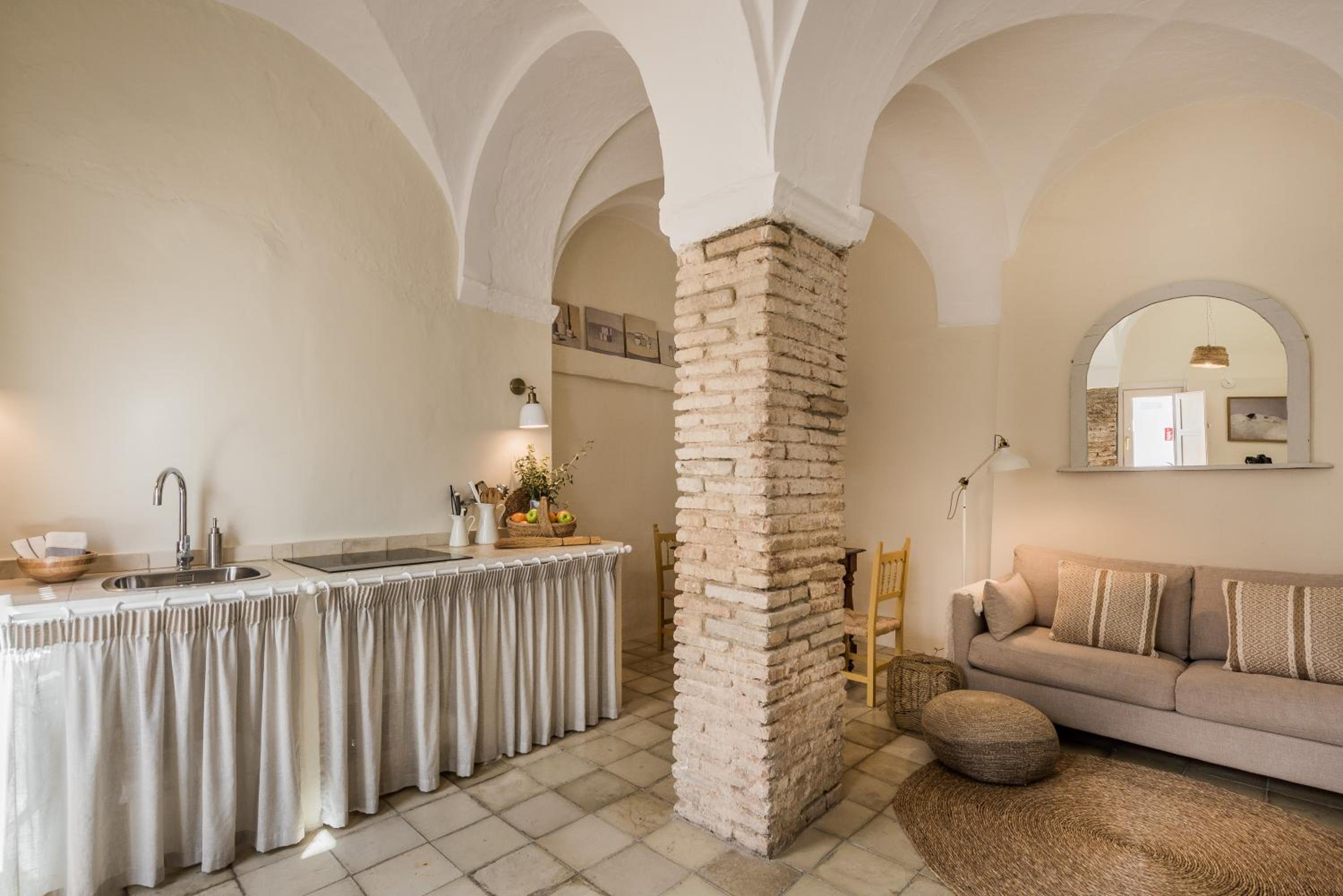 One-Bedroom Apartment - Photo 10