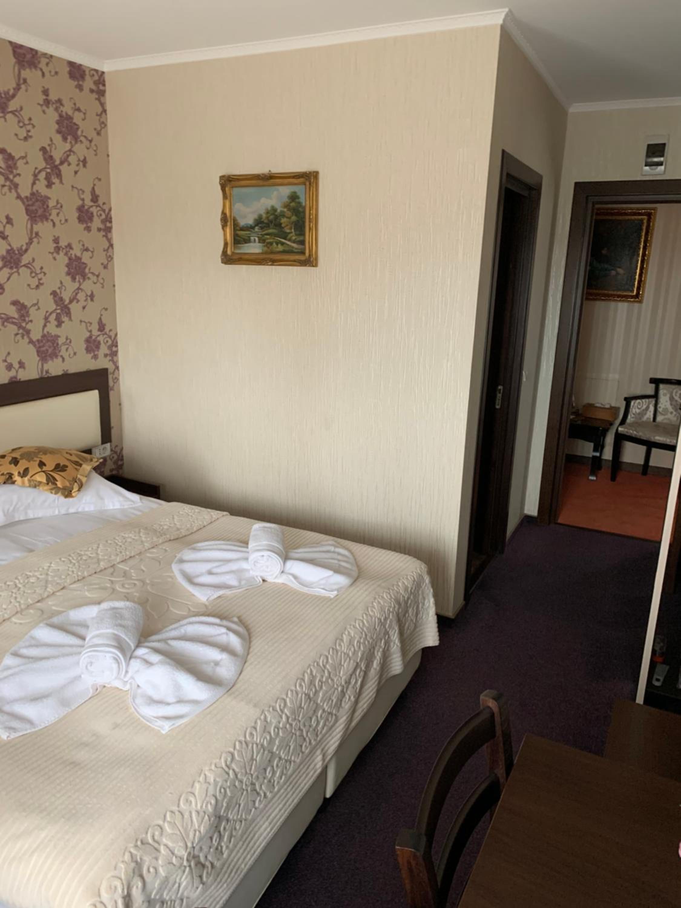 Standard Double Room - Photo 7