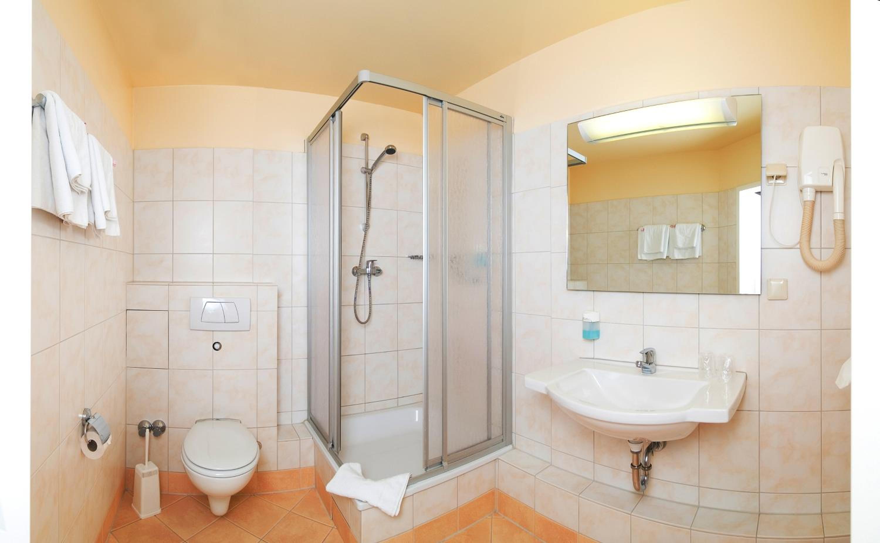 Double Room with Shower photo 2