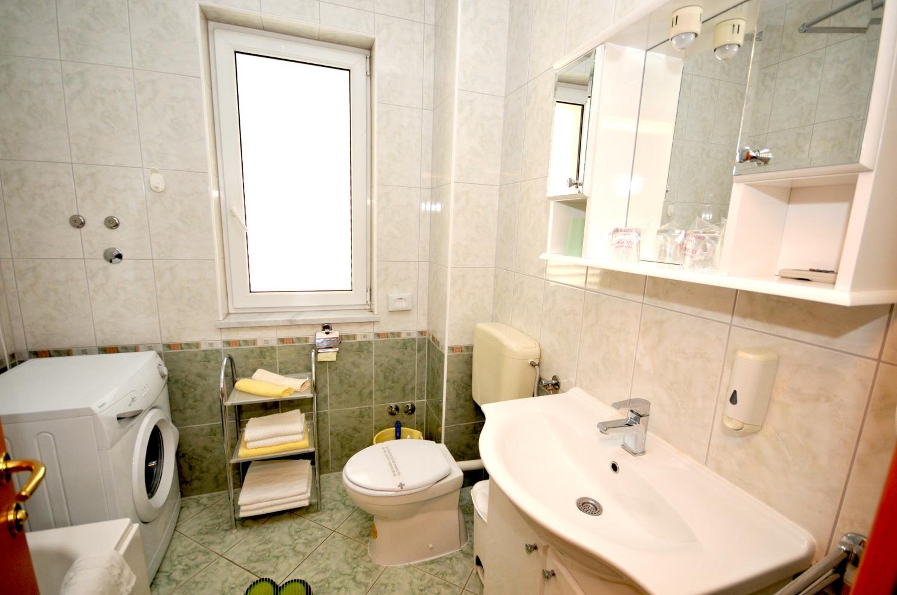 Superior Two-Bedroom Apartment with Balcony (4+1) - Photo 9
