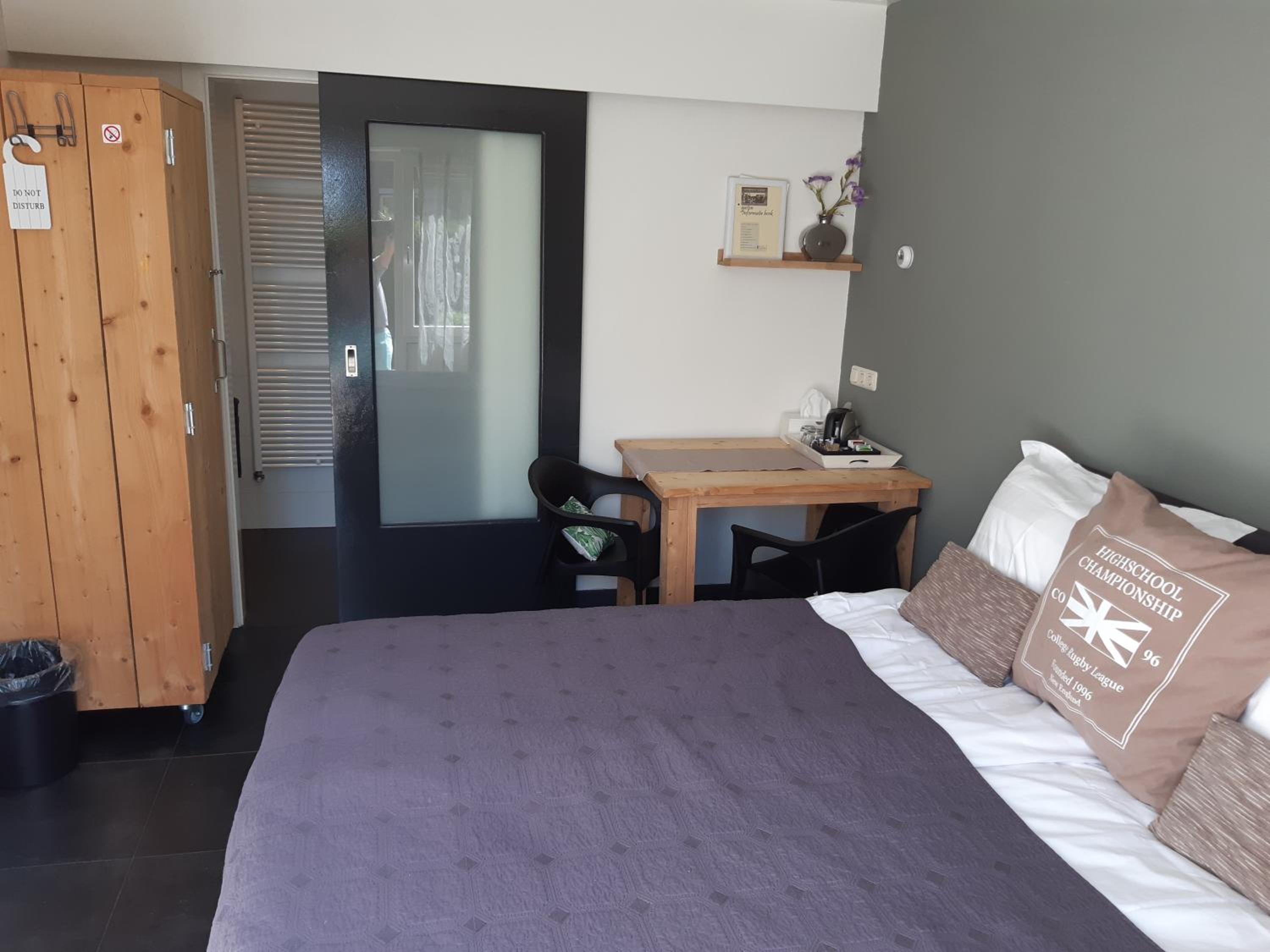 Double Room with Private Bathroom photo 3