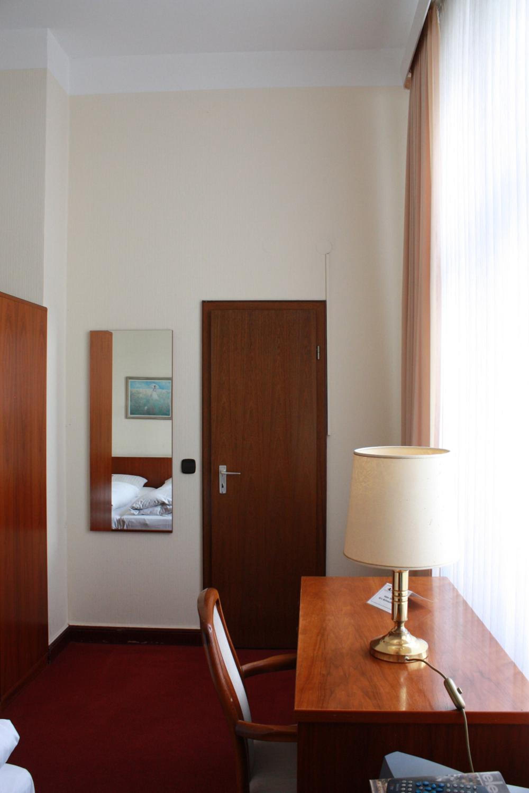 Economy Single Room with shower photo 1