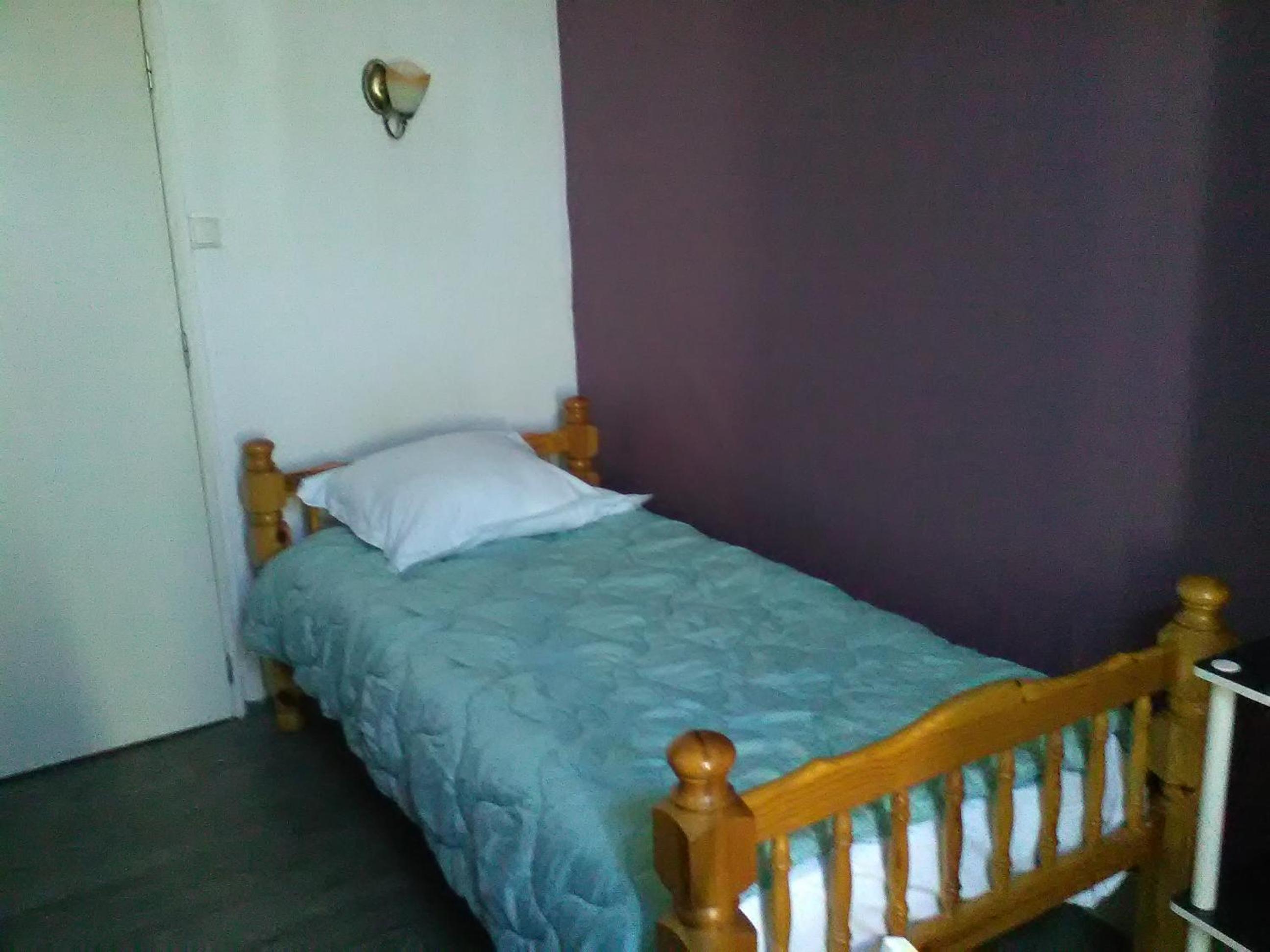 Single Room with Shared Bathroom photo 1