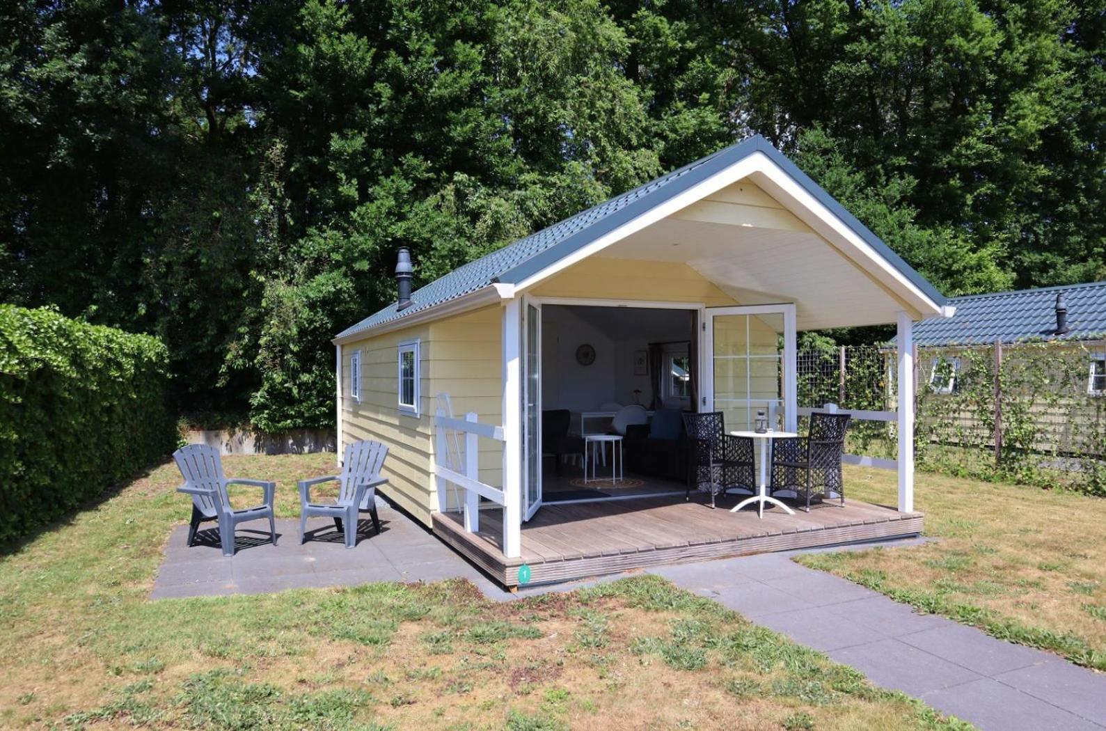 One-Bedroom House photo 2