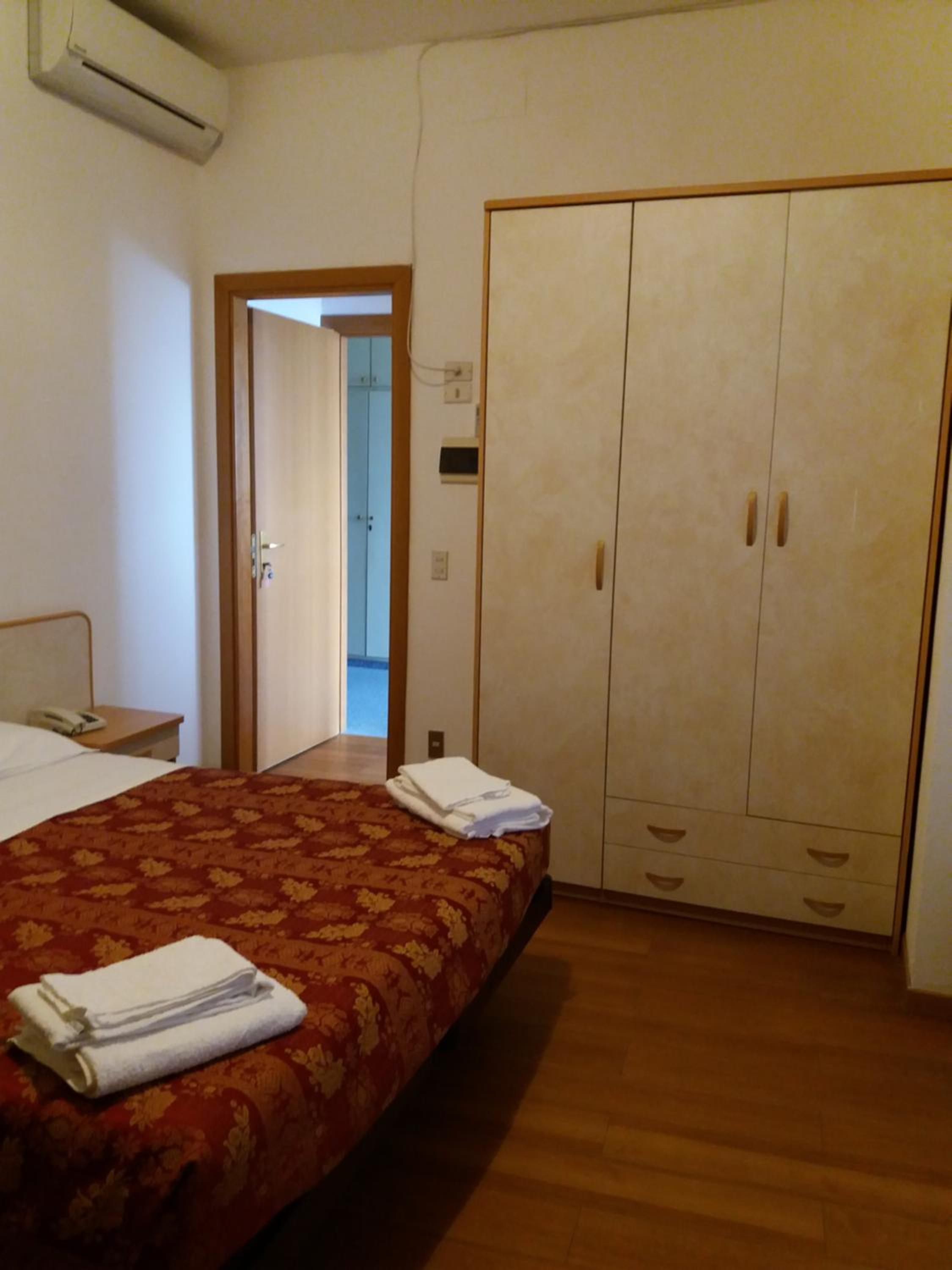 Triple Room with Bathroom photo 2