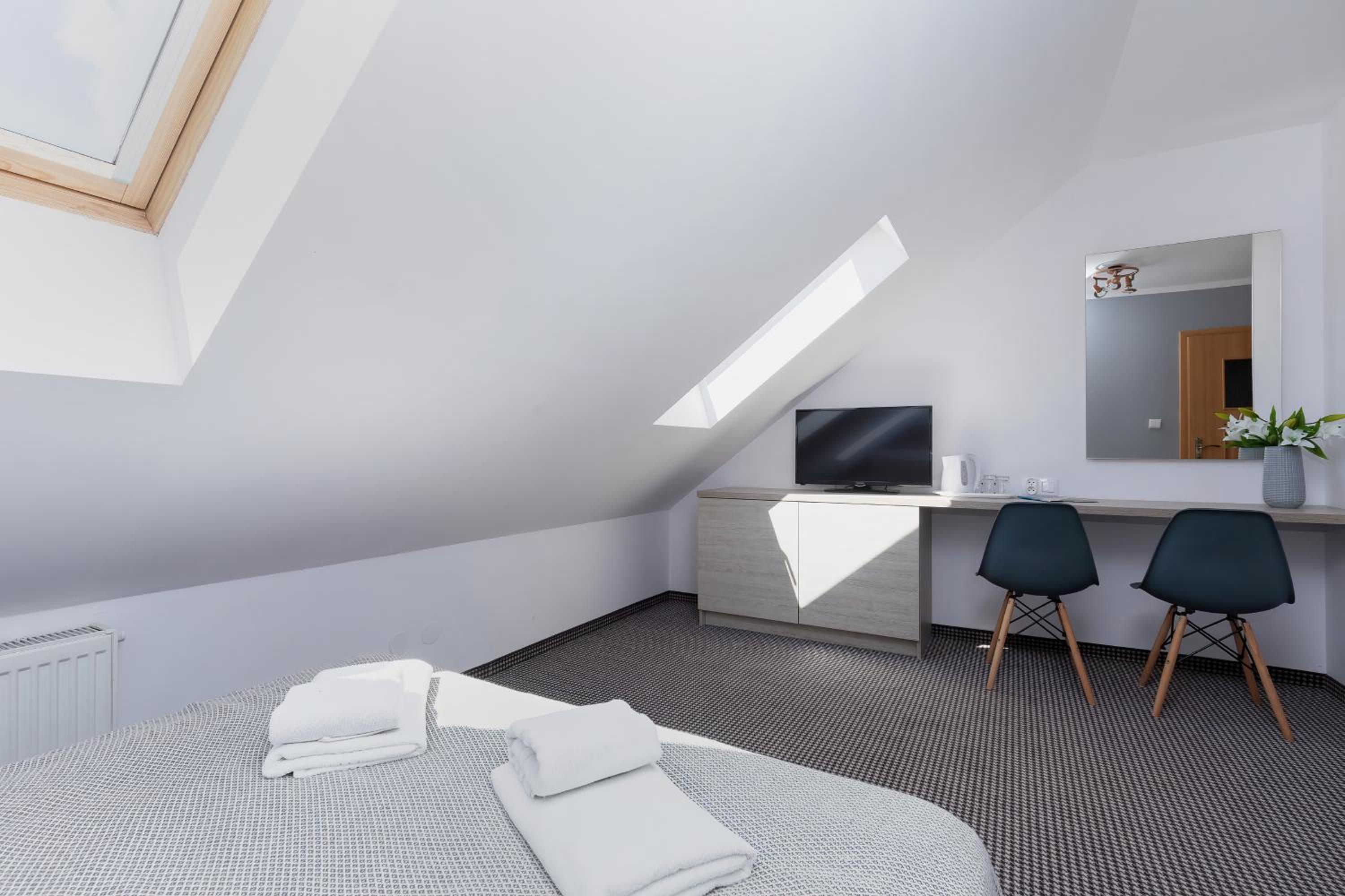 Double Room - Photo 6
