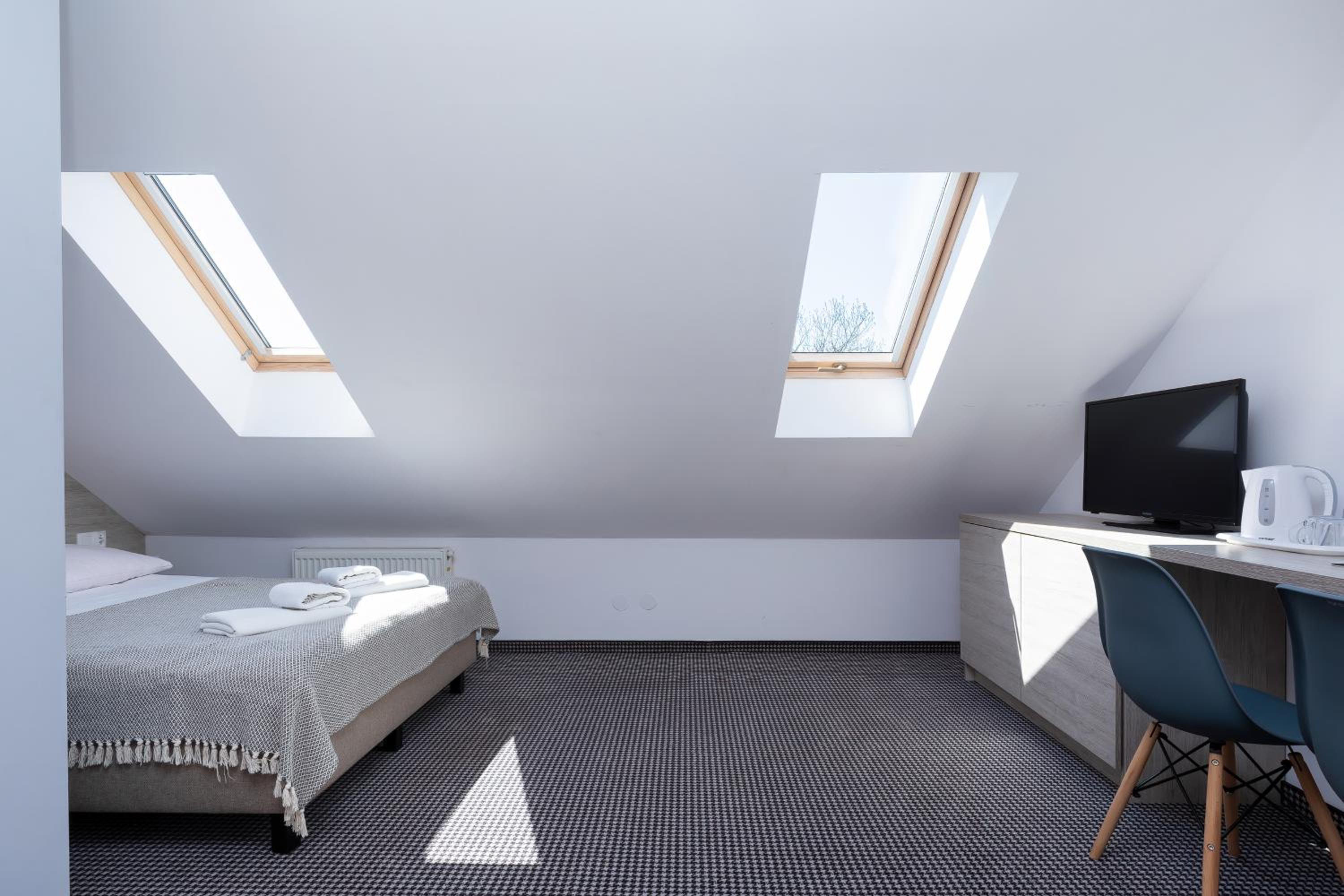Double Room - Photo 12