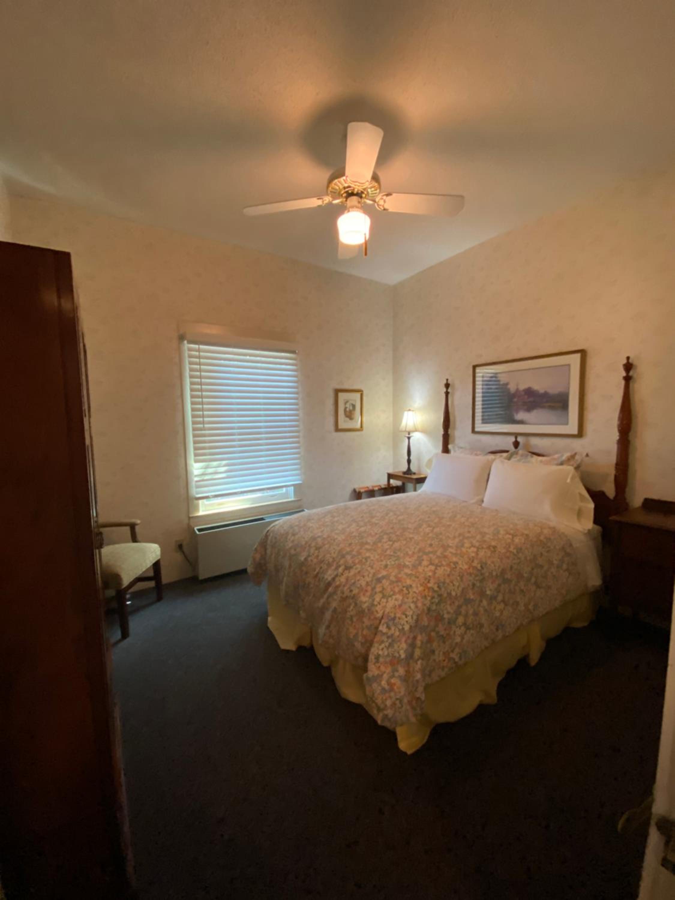 Standard Queen Room photo 1