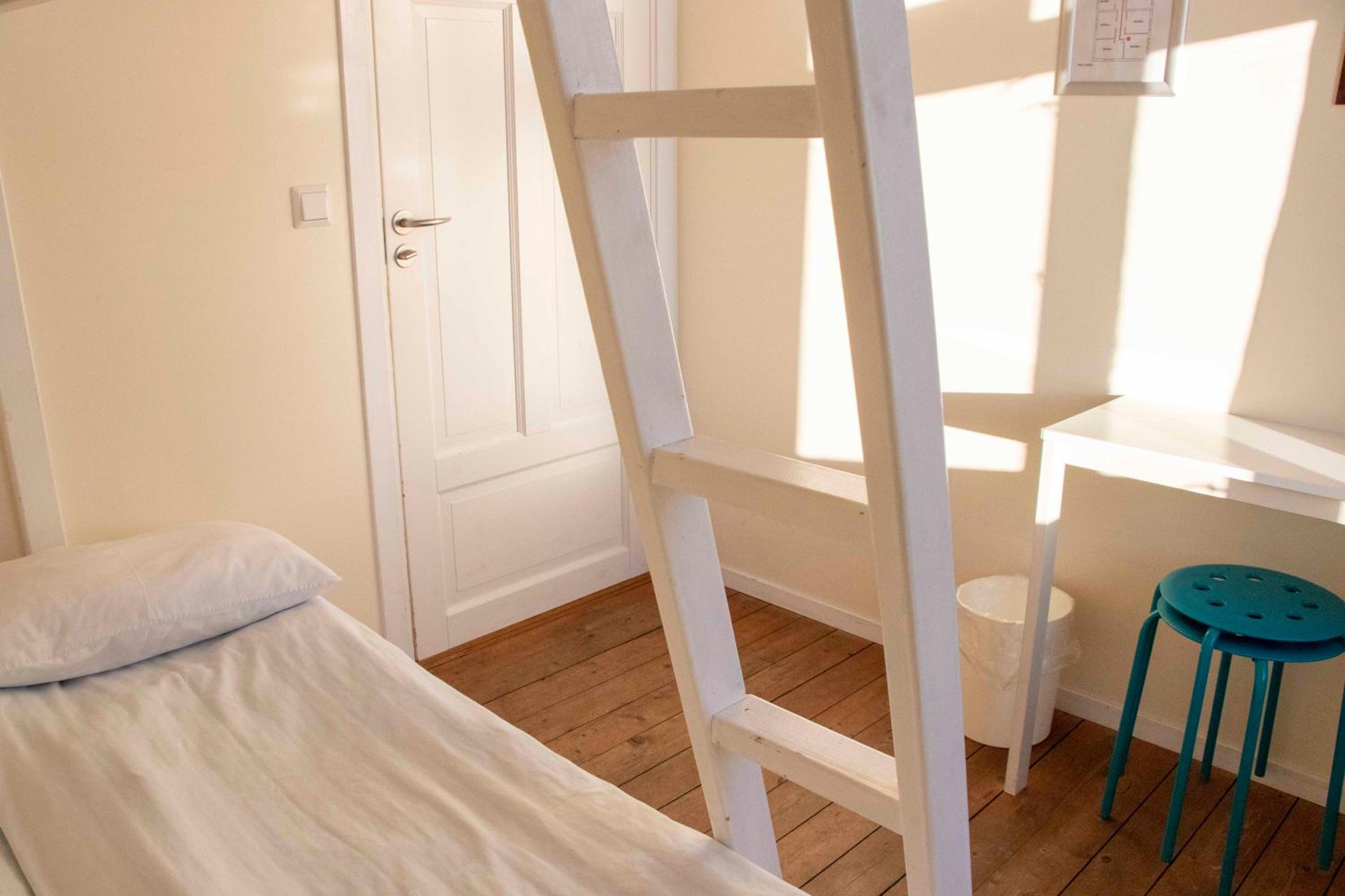 Budget Triple Room with Shared Bathroom