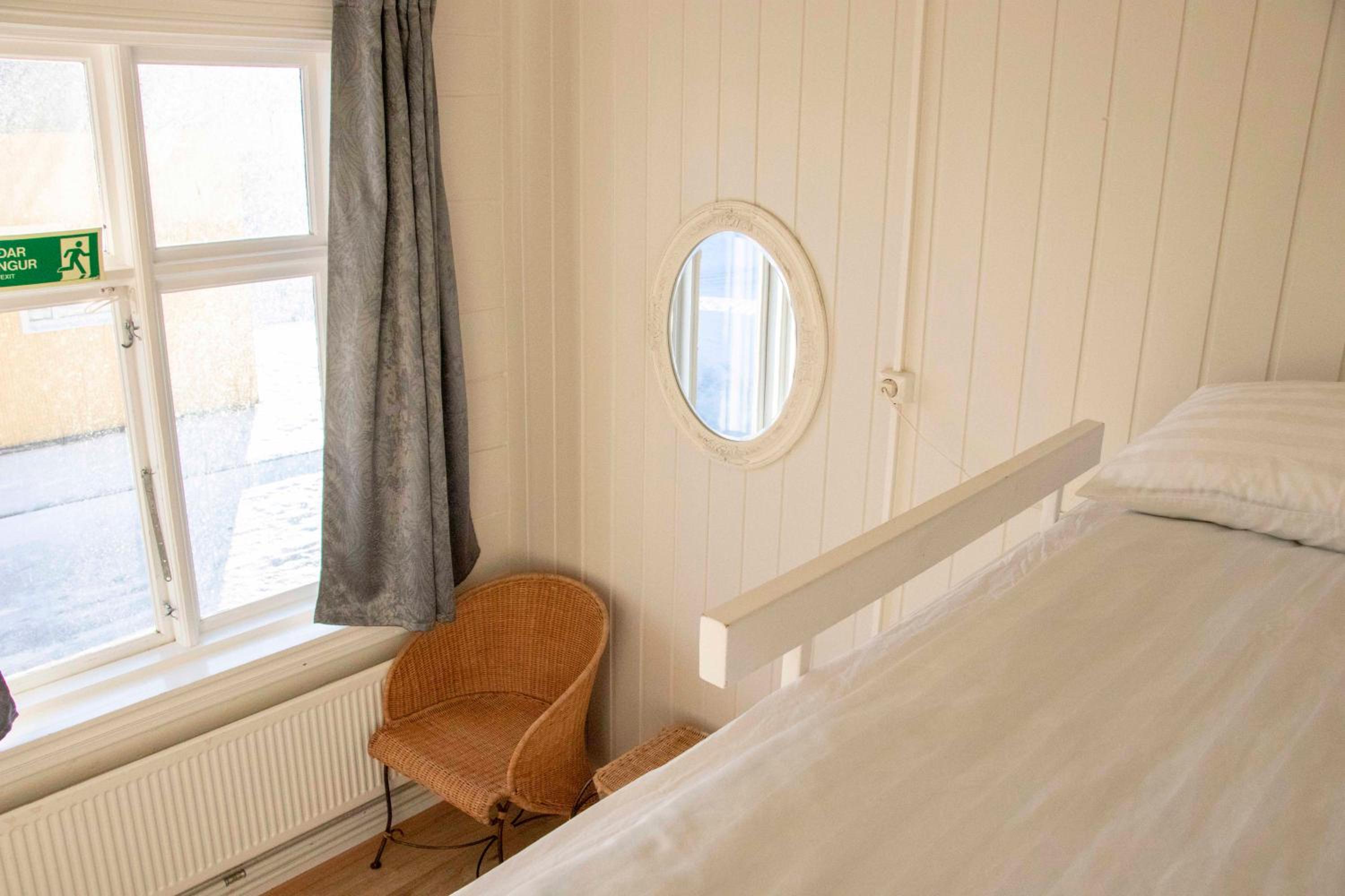 Budget Triple Room with Shared Bathroom photo 1