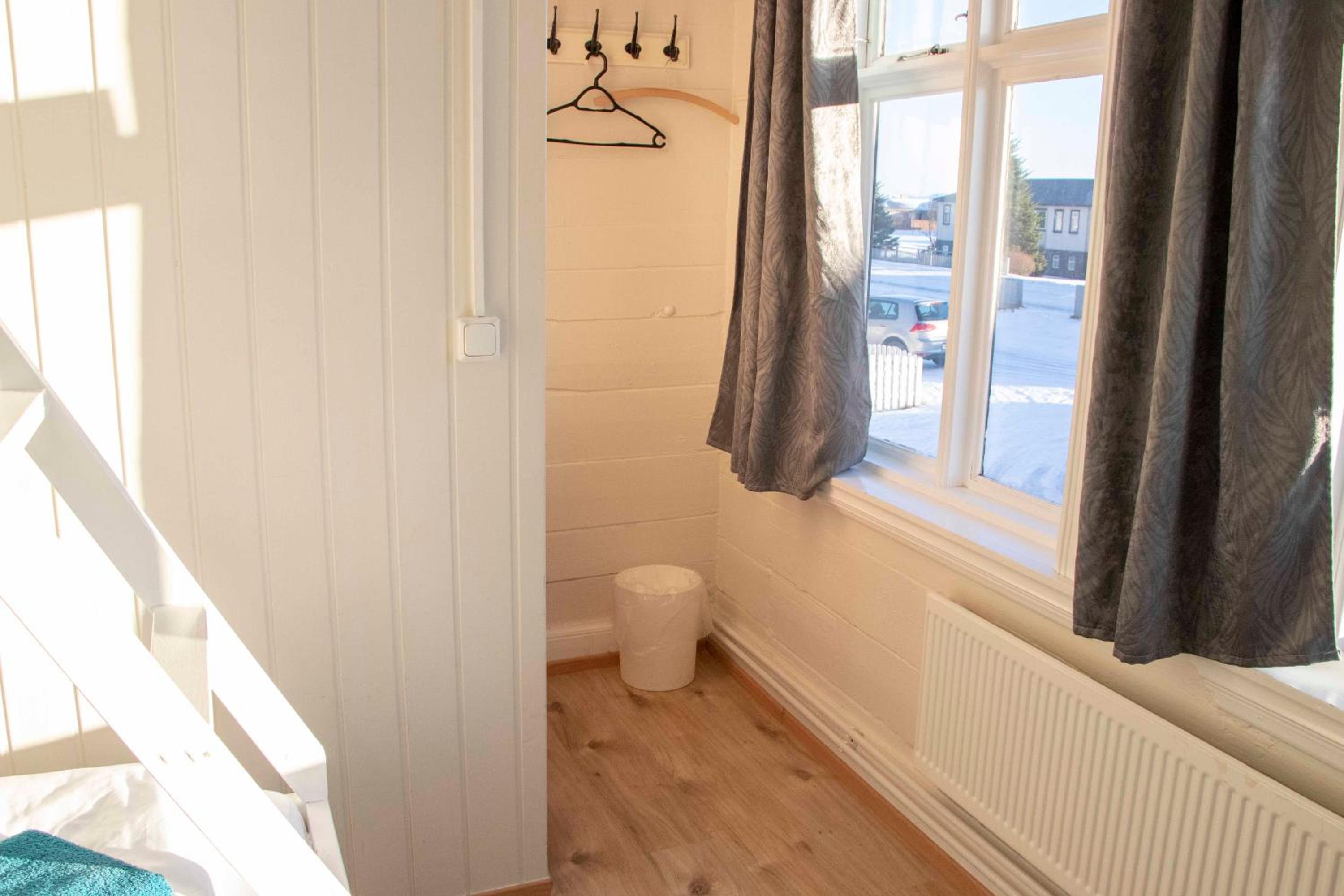Budget Triple Room with Shared Bathroom photo 2