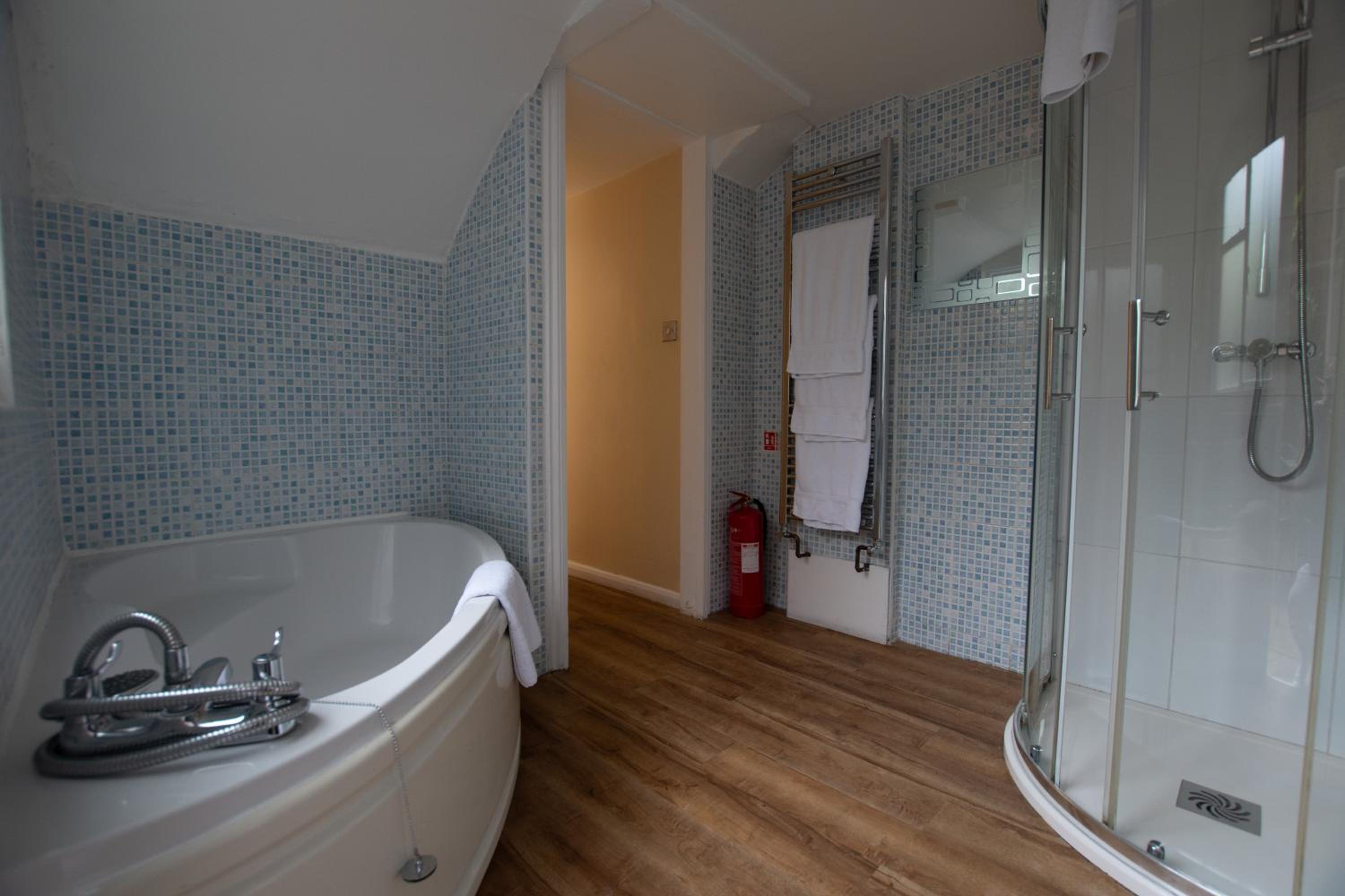 Triple Room - En Suite - Photo 10
