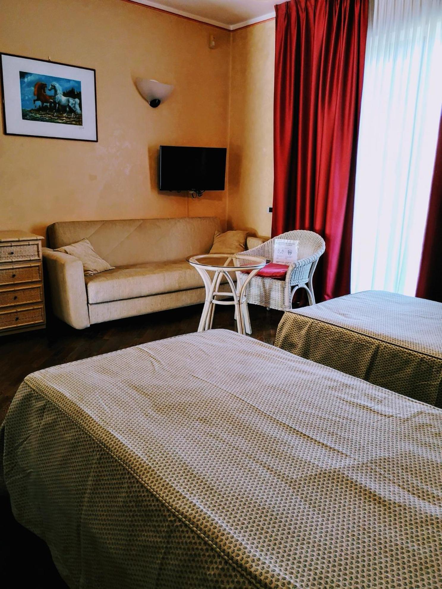 Standard Triple Room photo 3