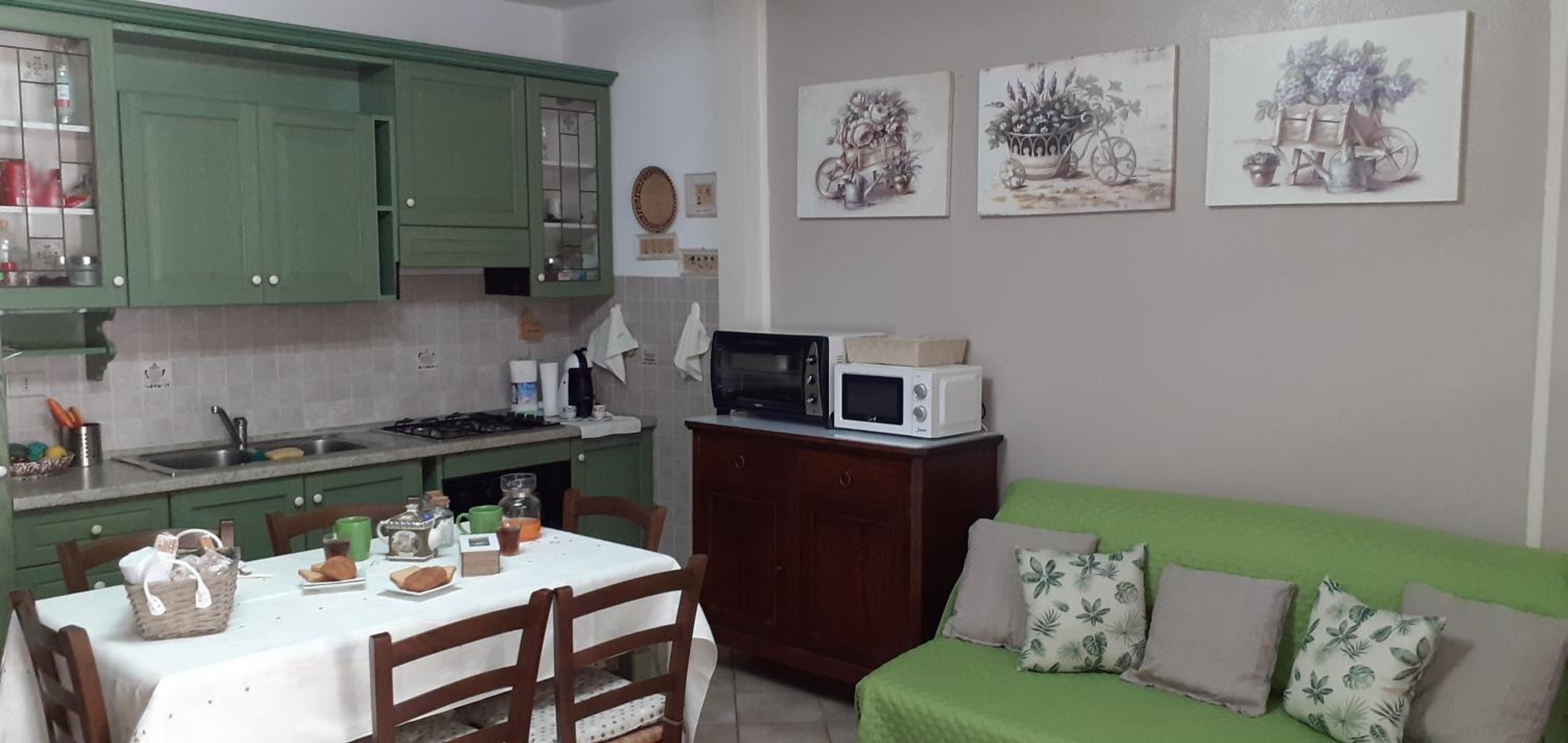 Apartment with Garden View - Photo 4