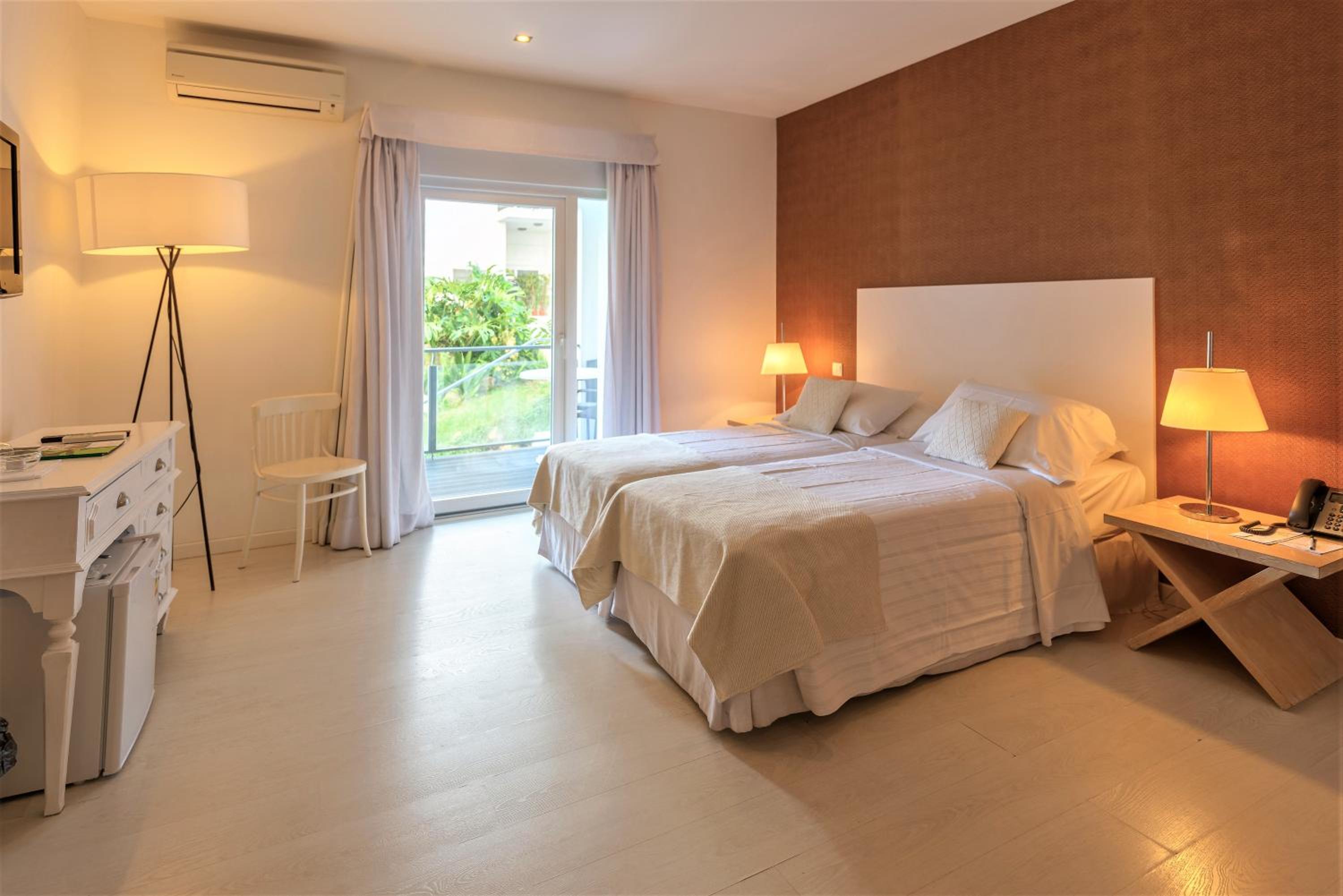 Twin Room with Balcony - Photo 1