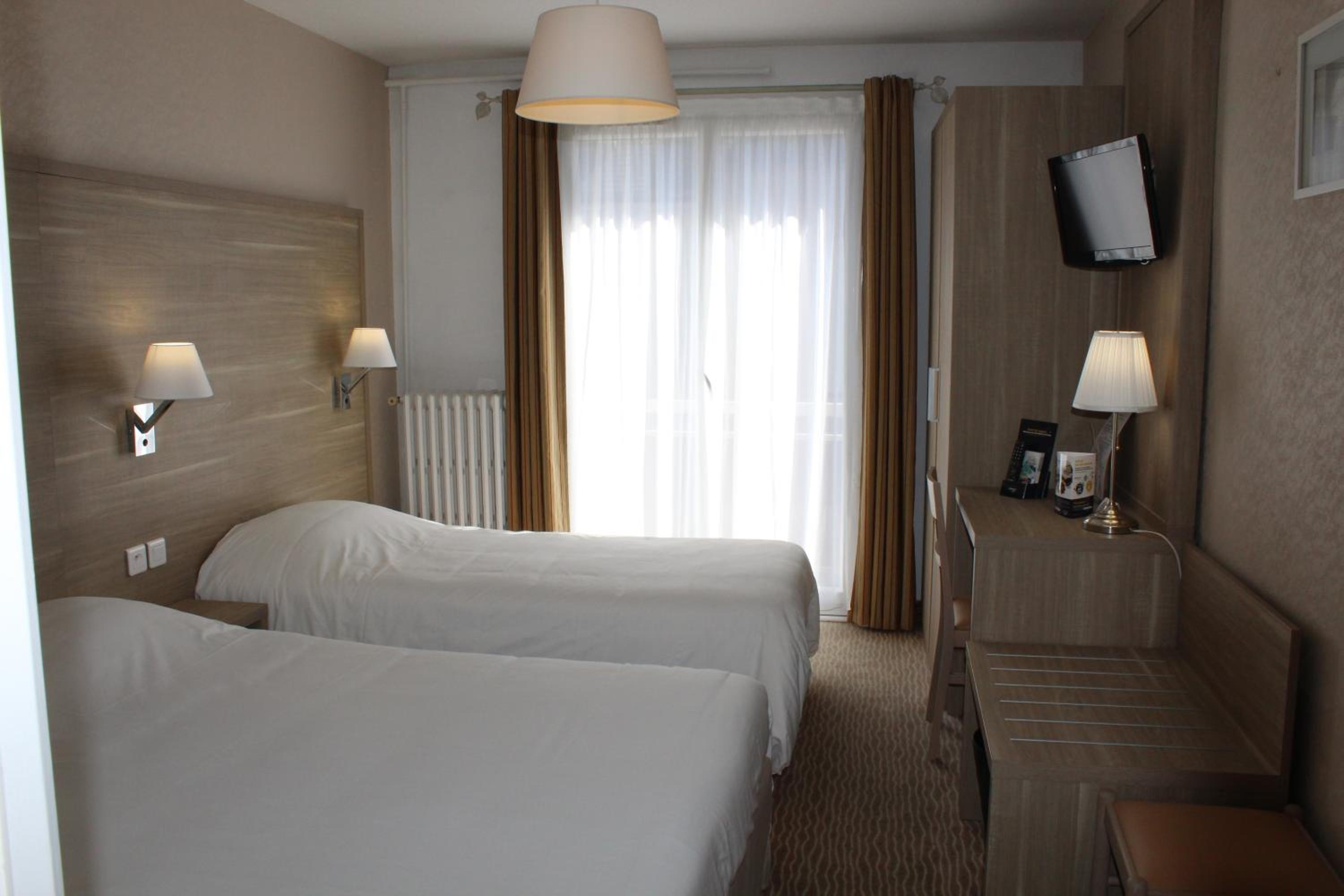 Triple Room with Bath photo 1
