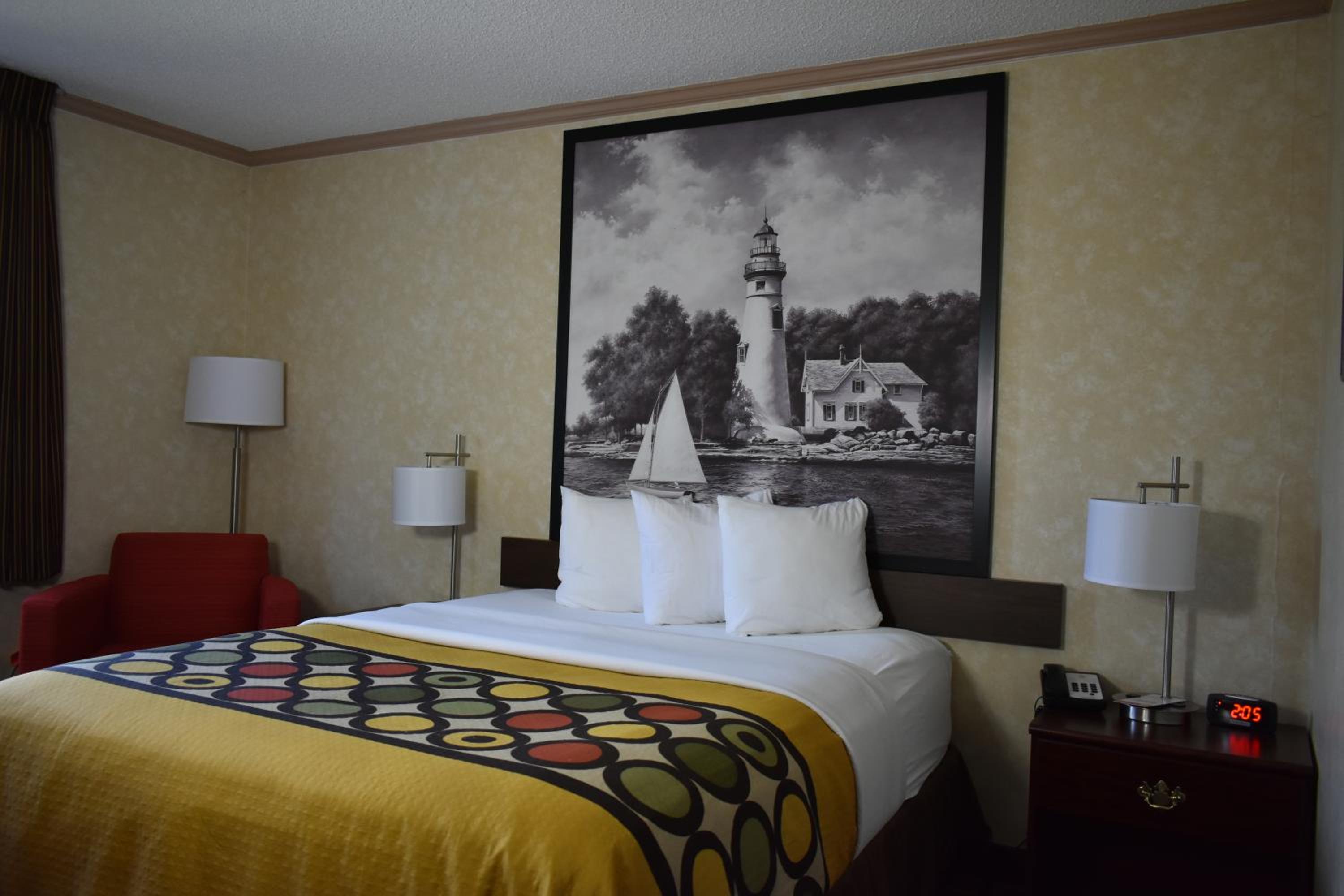 Super 8 by Wyndham Maumee Perrysburg Toledo Area, Photo 2