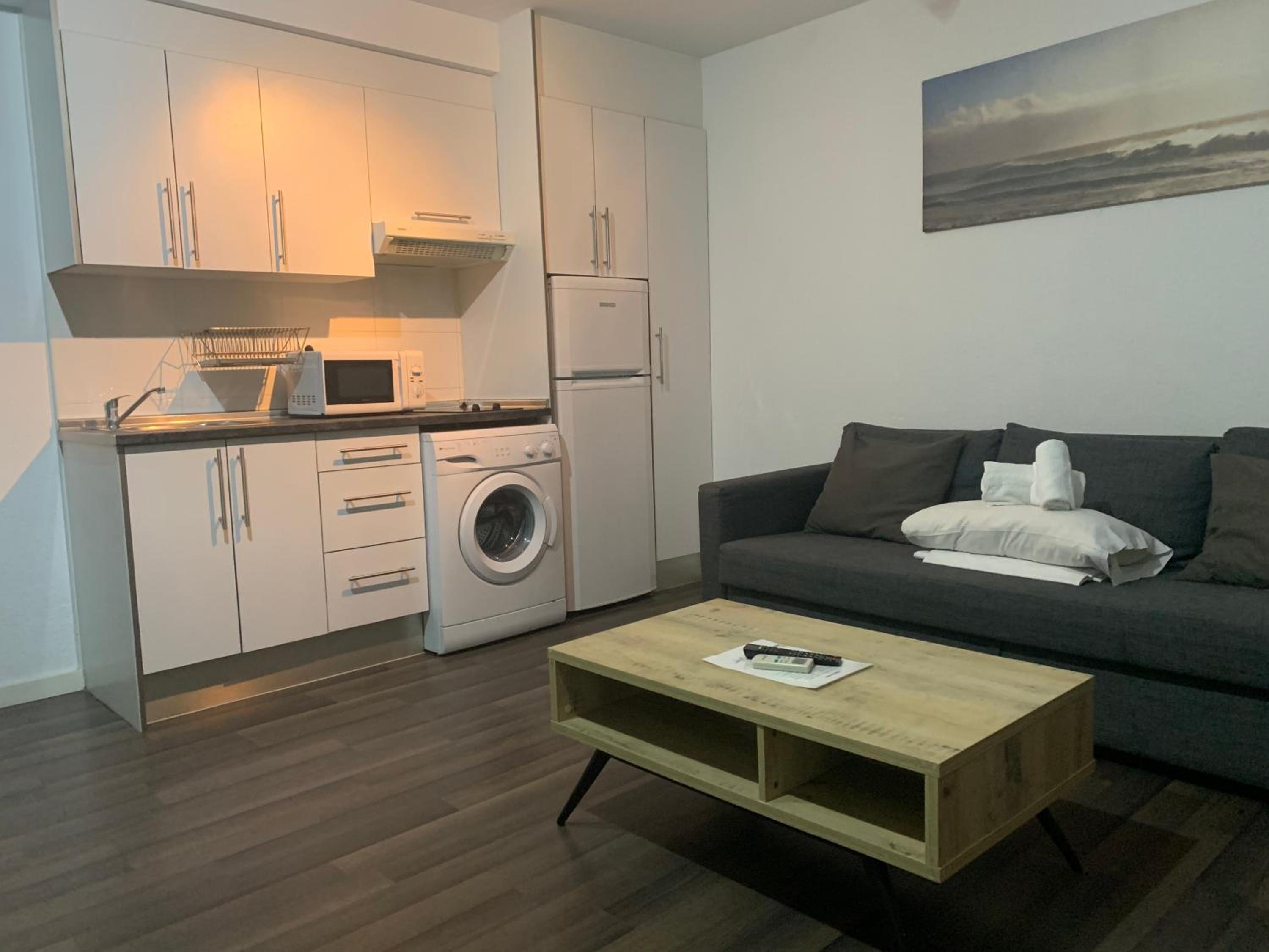 One-Bedroom Apartment - Photo 21