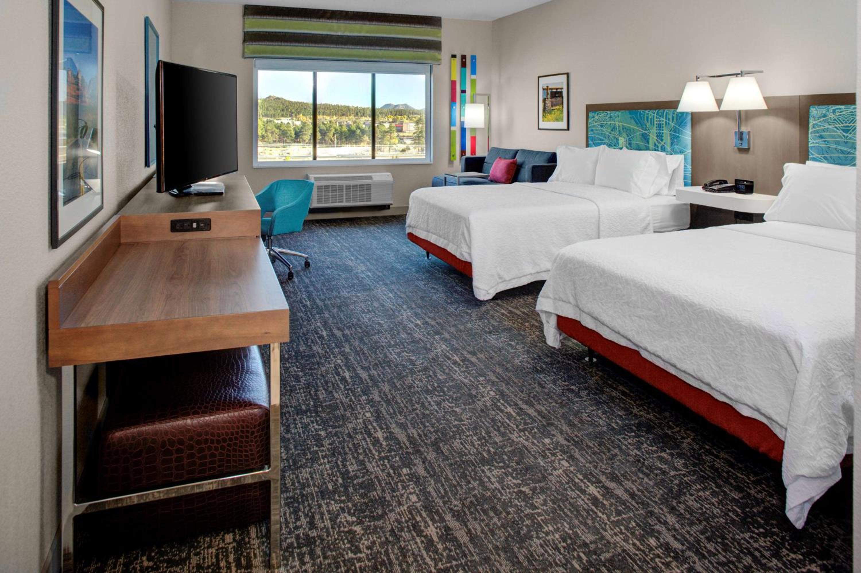 Suite with Two Queen Beds and Sofa Bed - Non-Smoking