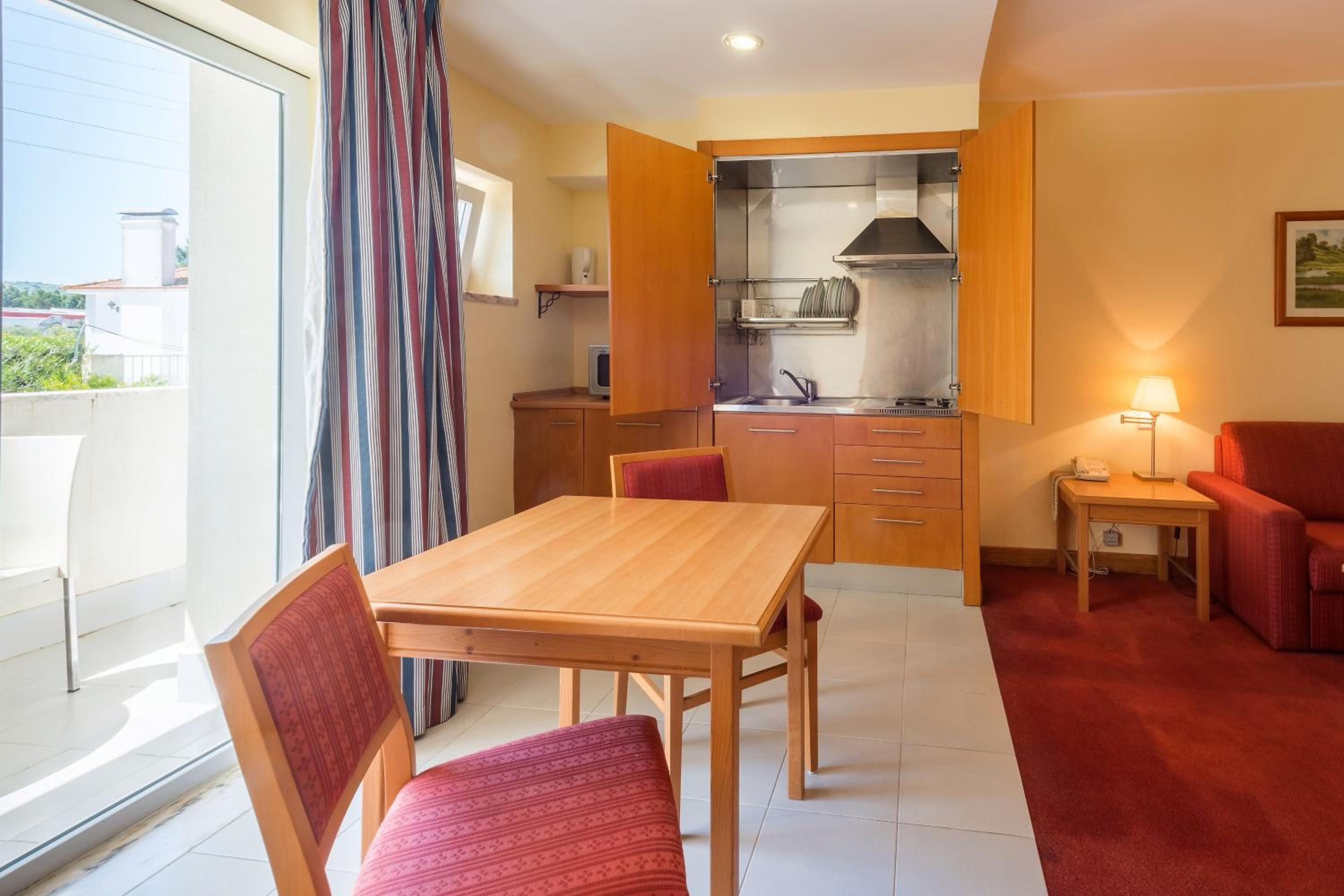 One-Bedroom Apartment - Photo 3