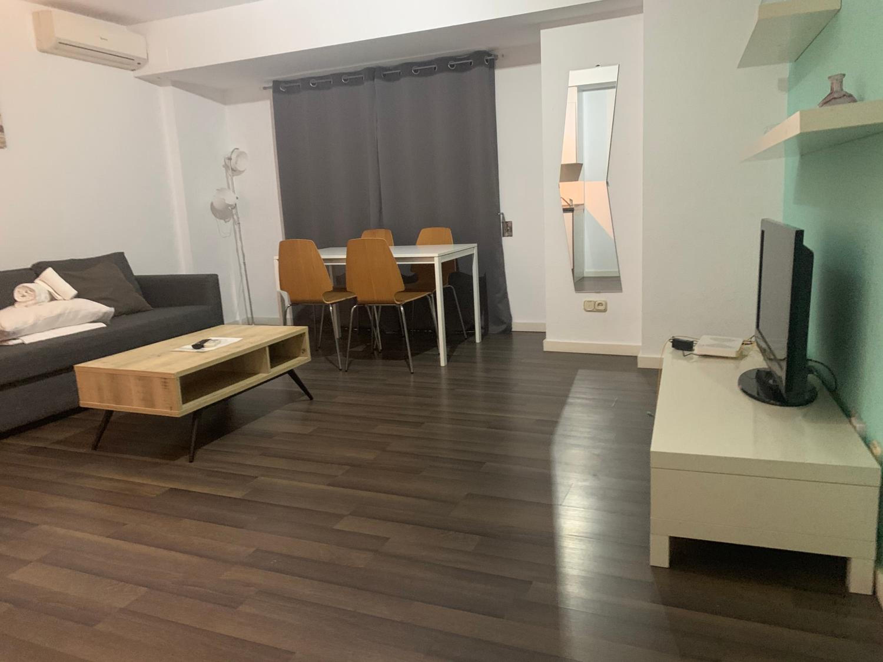 One-Bedroom Apartment - Photo 1