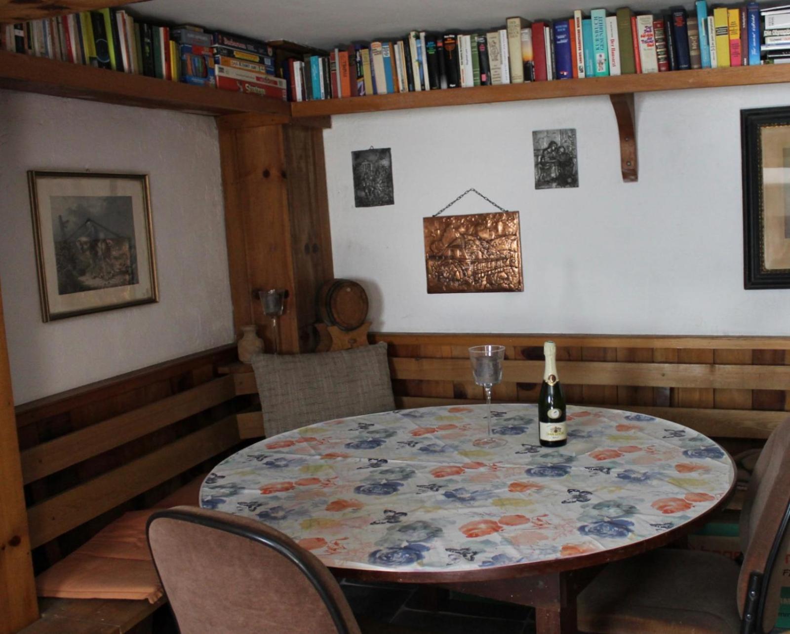 Two-Bedroom Apartment - Photo 9