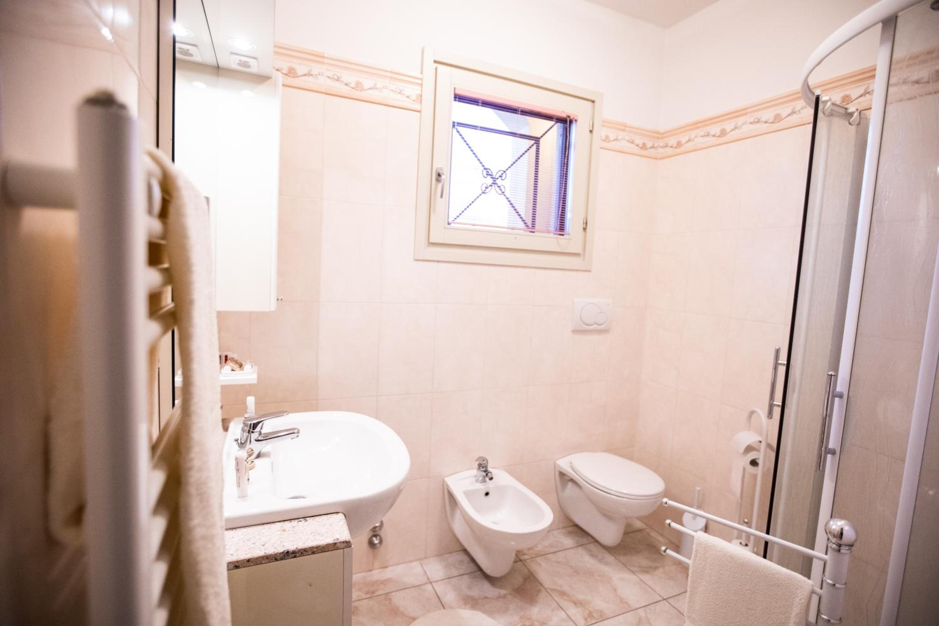 Two-Bedroom Apartment - Photo 22