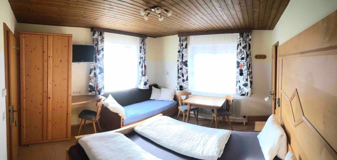 Three-Bedroom Apartment with Balcony photo 2