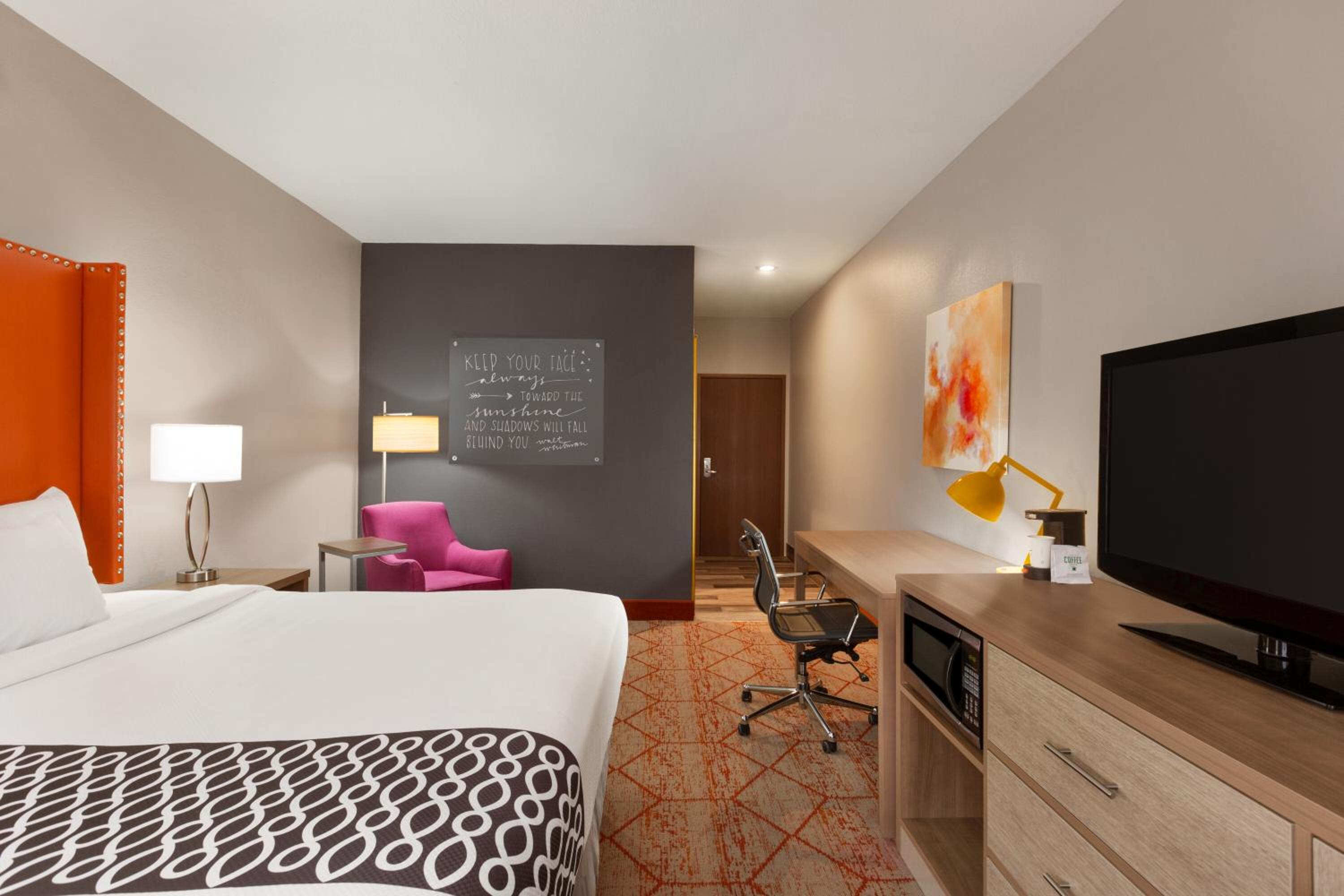 Standard King Room - Photo 1