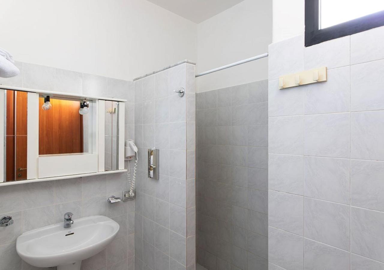 Quadruple Room - Photo 5