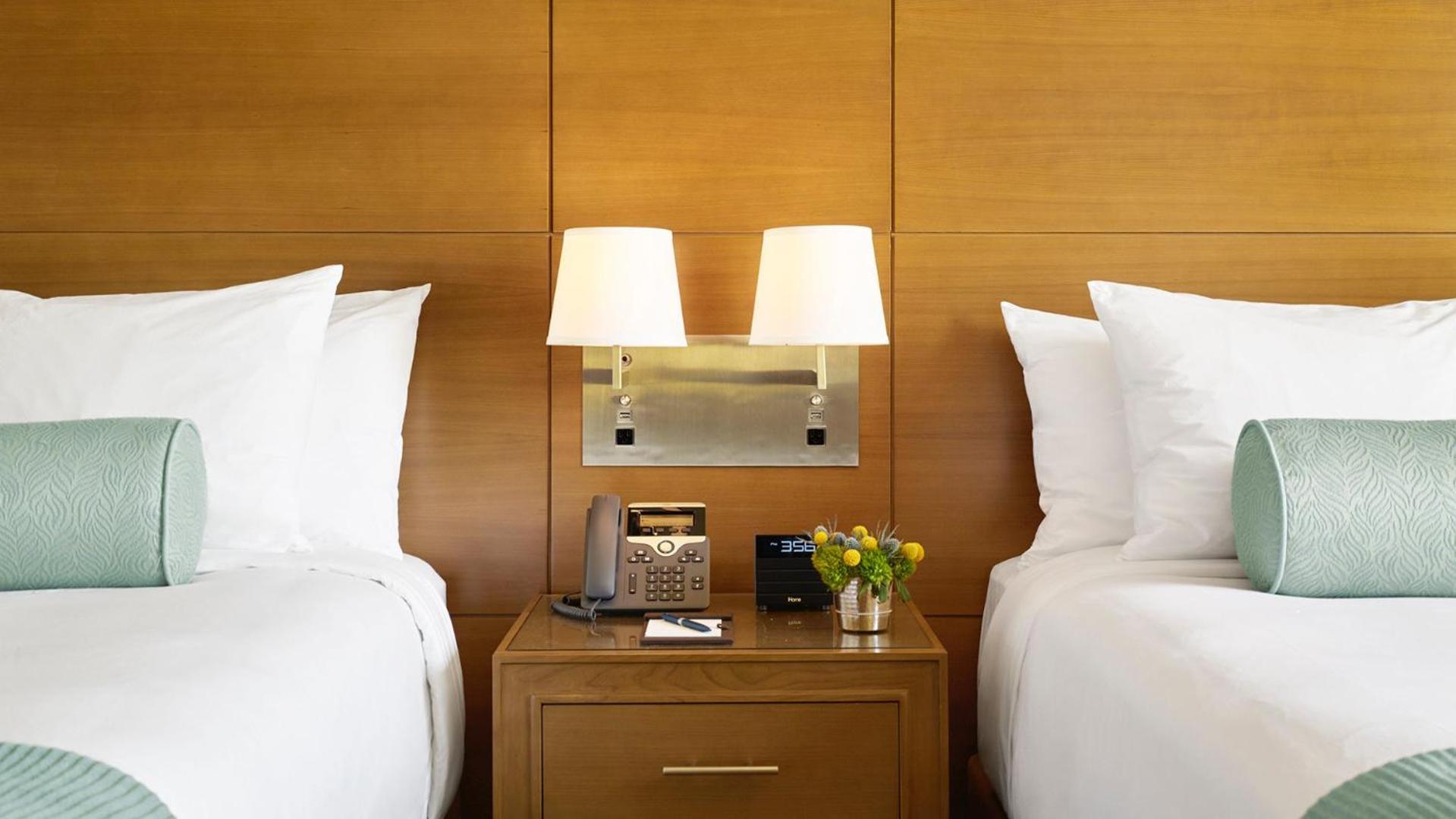 Queen Room with Two Queen Beds - Photo 3
