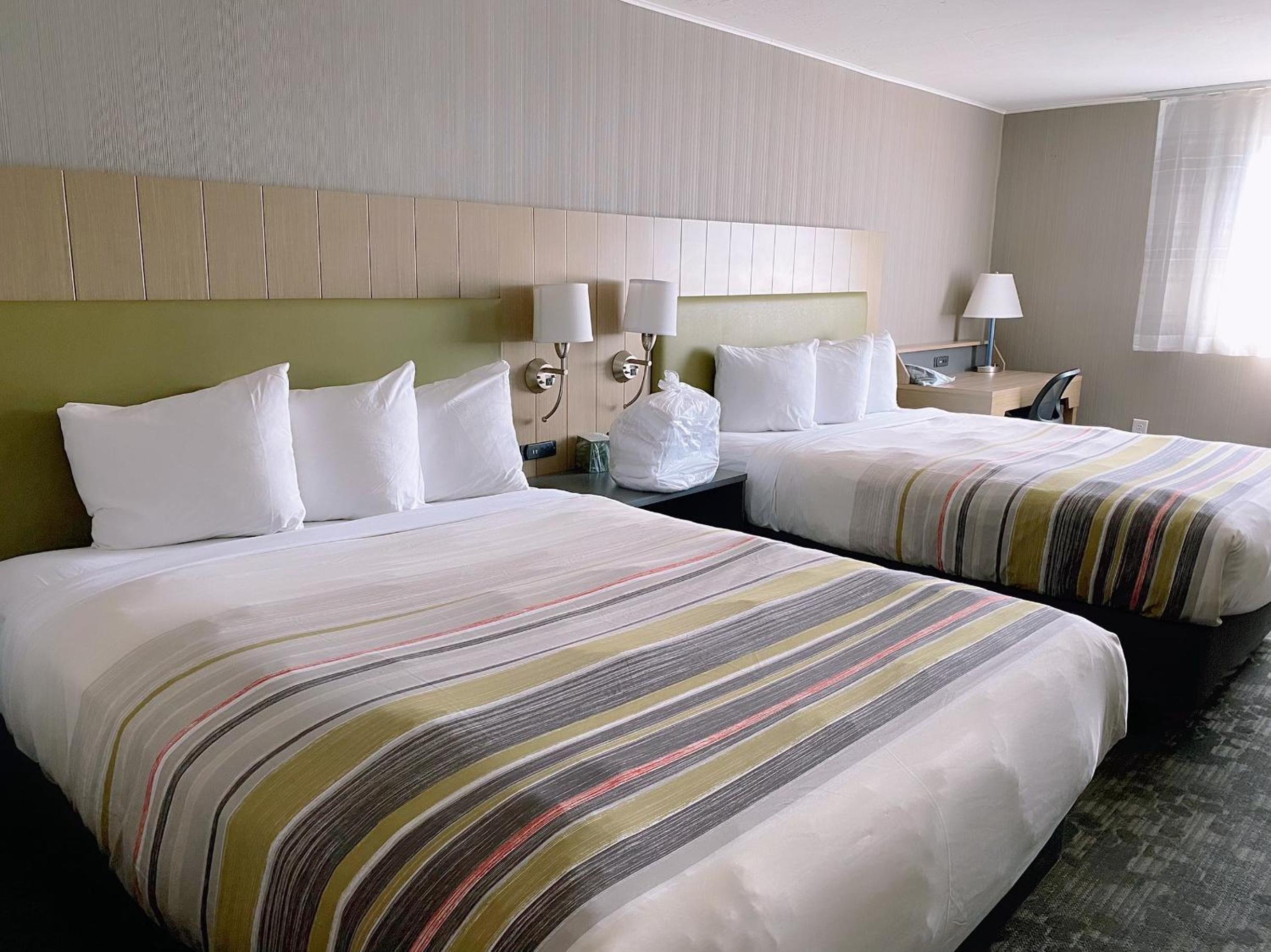 Queen Room with Two Queen Beds - Photo 6