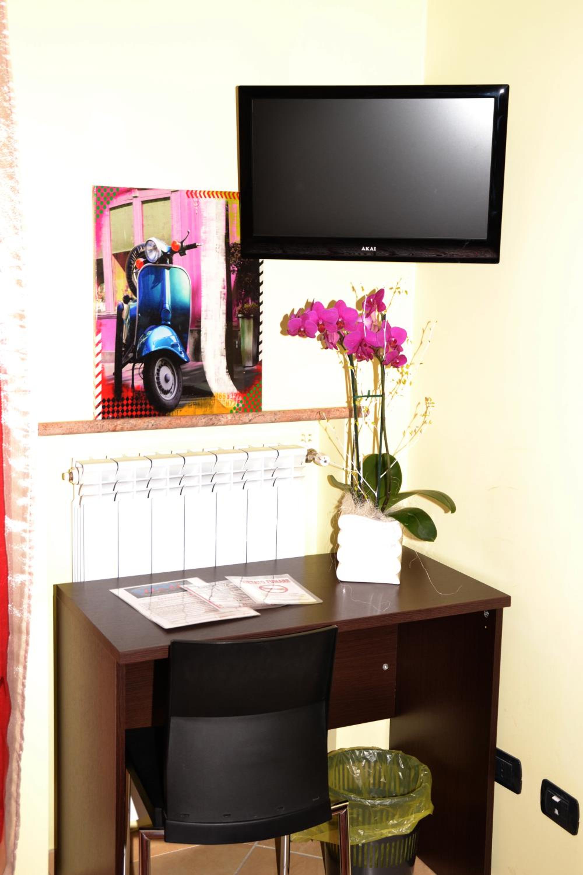 Classic Double Room with Balcony photo 3