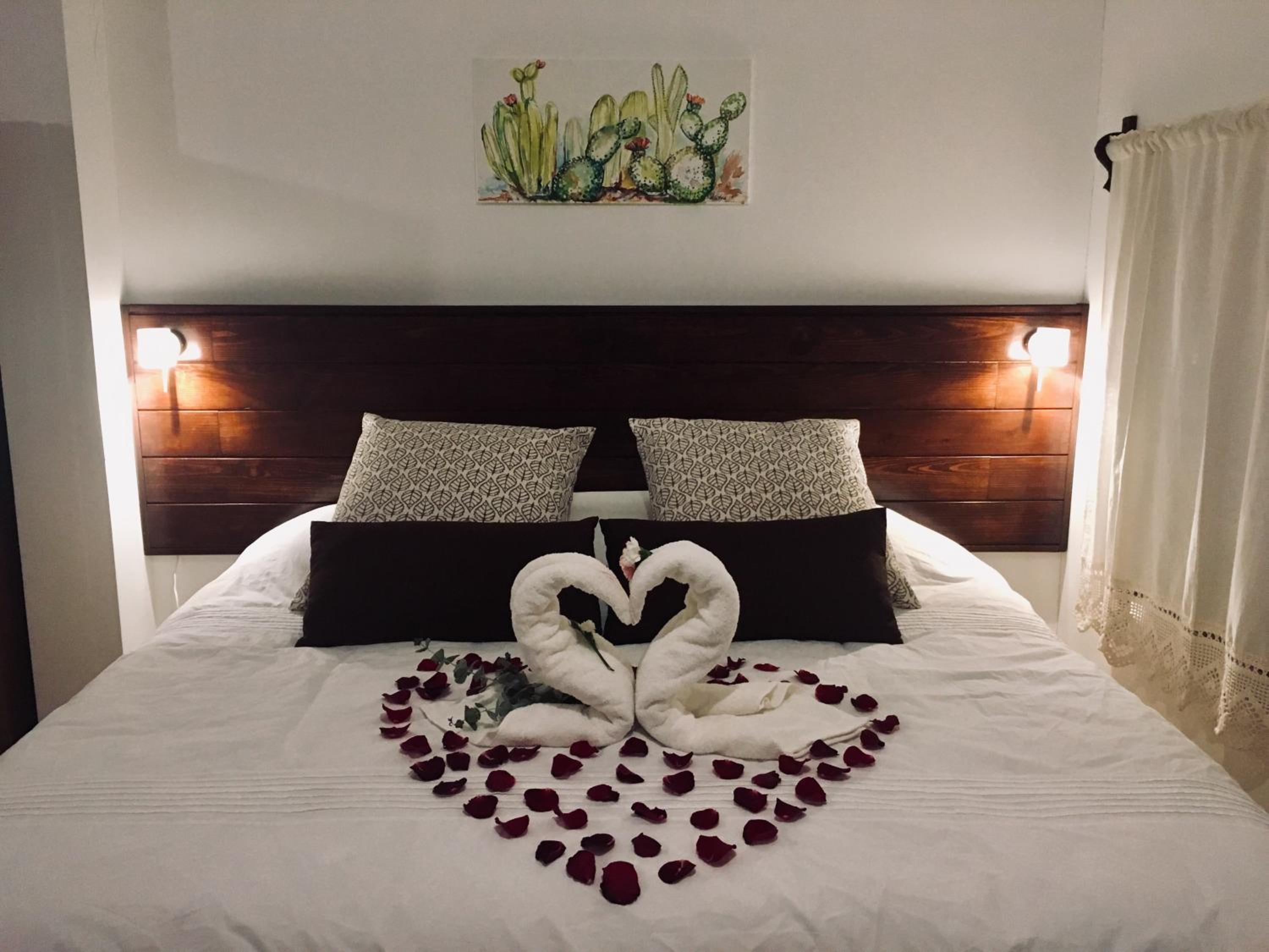 Deluxe King Suite photo 1
