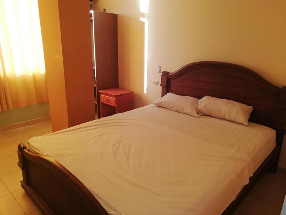Queen Room photo 2