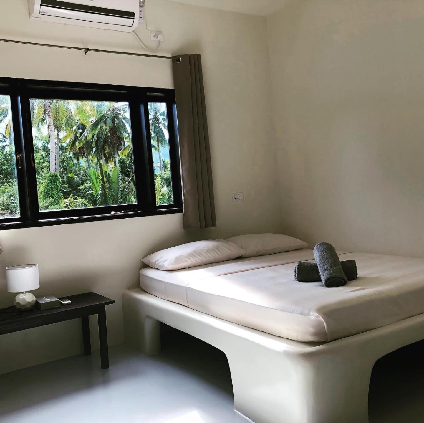 Deluxe Double Room with Balcony - Photo 5