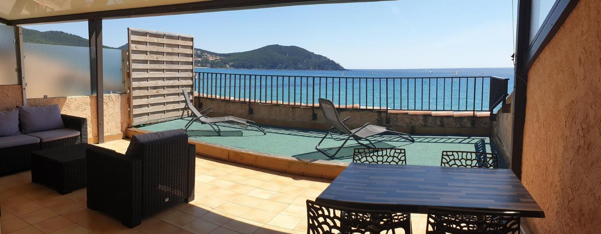 Triple Superior Room with Terrace and Sea View photo 3