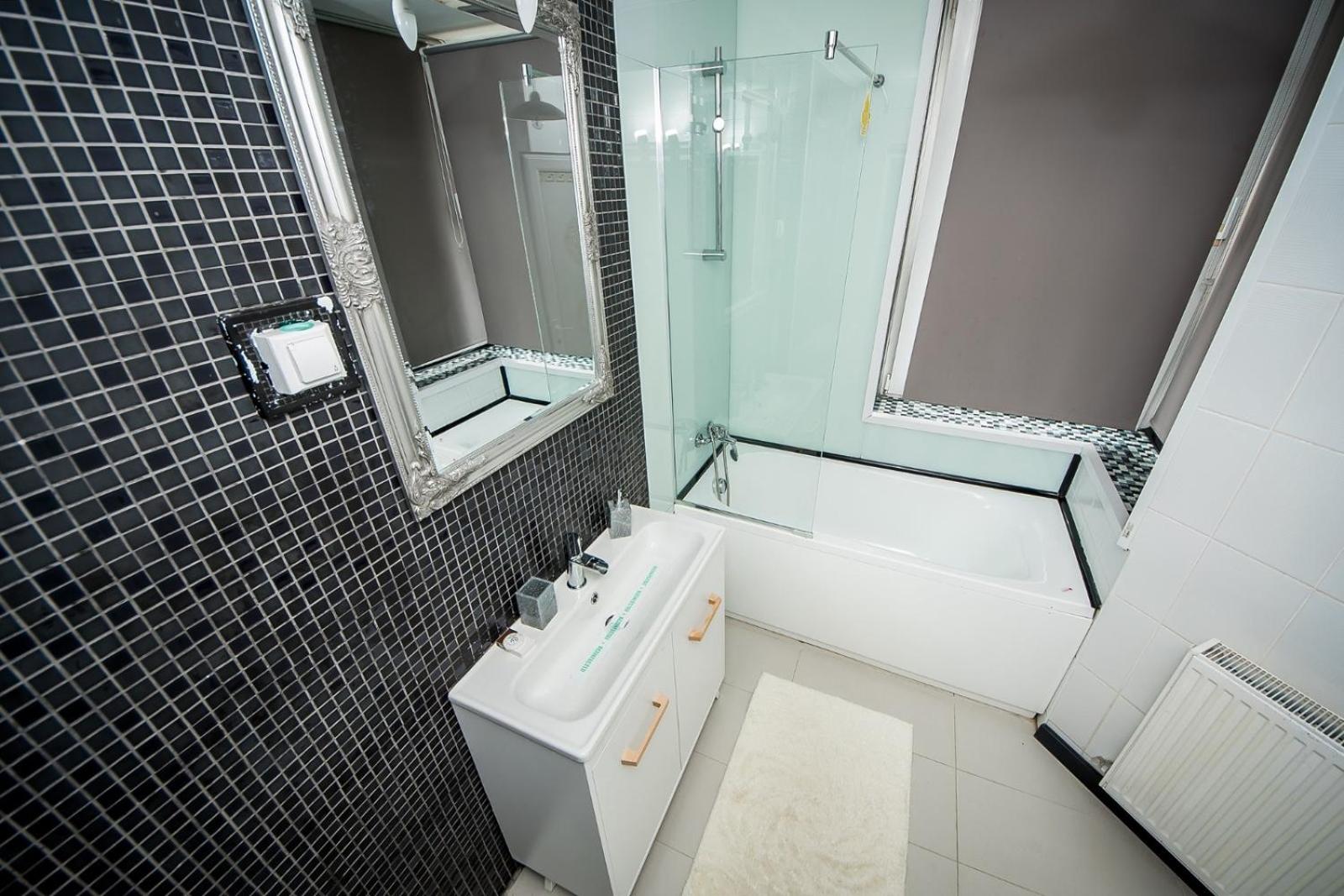 One-Bedroom Apartment with Balcony - Photo 16