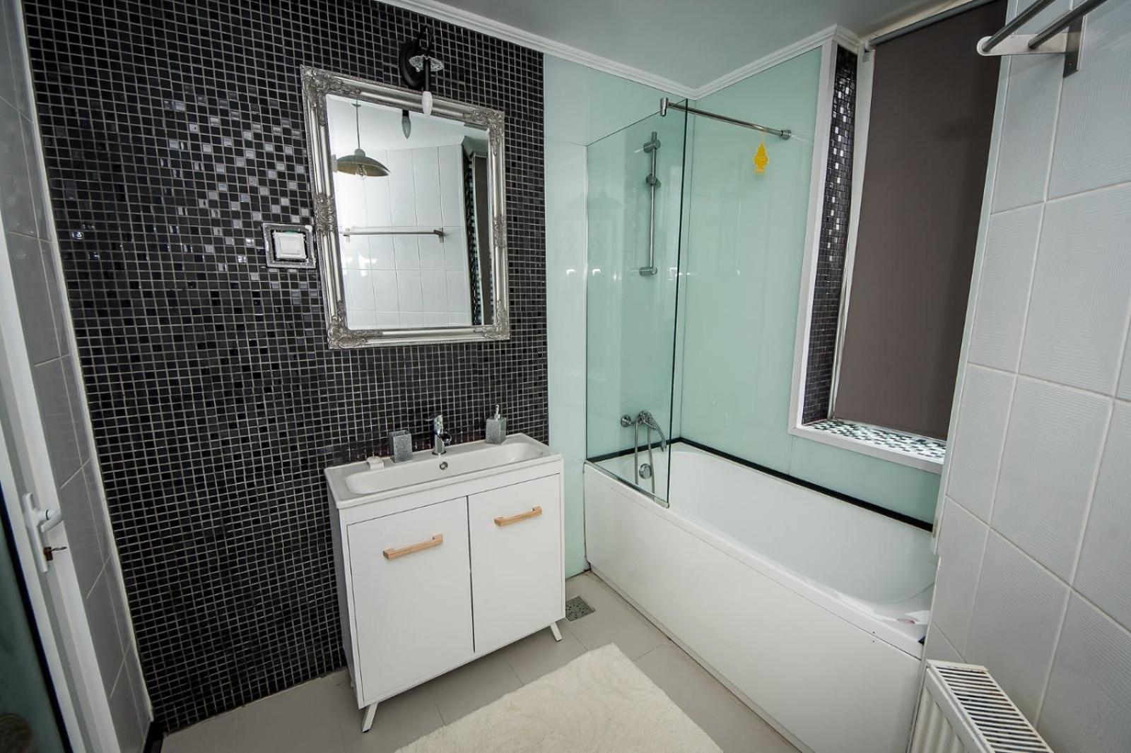 One-Bedroom Apartment with Balcony - Photo 15