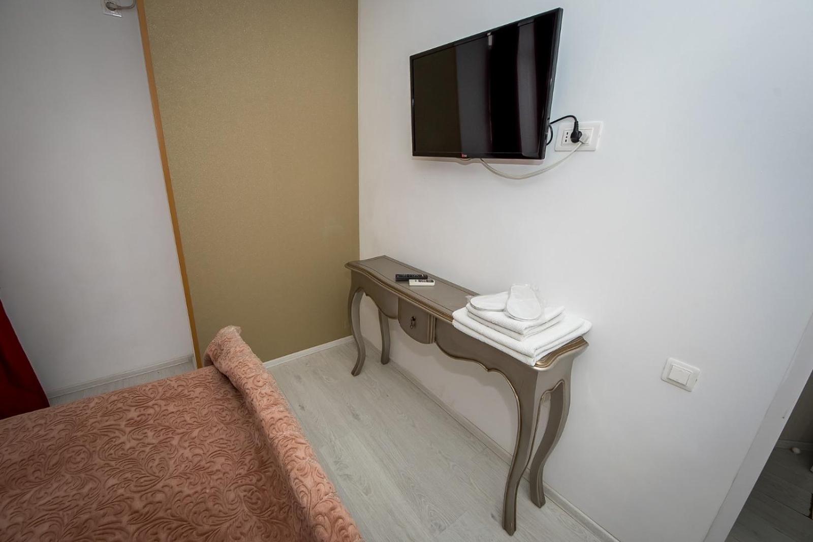 One-Bedroom Apartment with Balcony - Photo 17