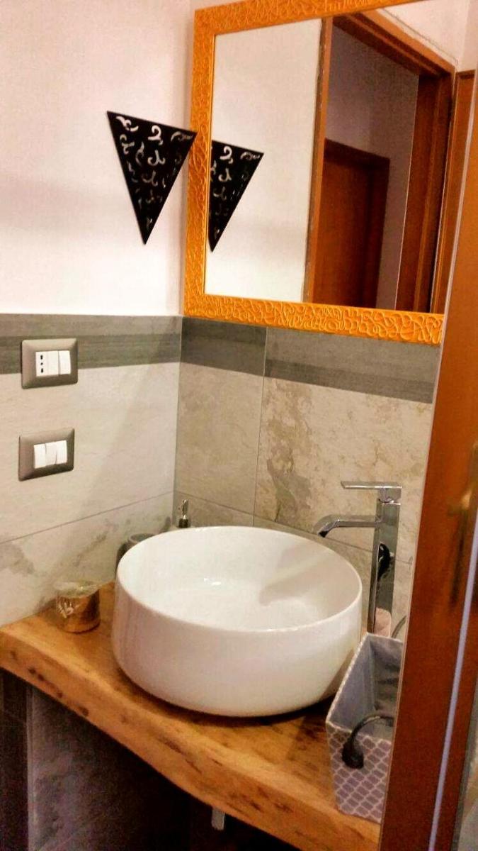 Double Room - Photo 7