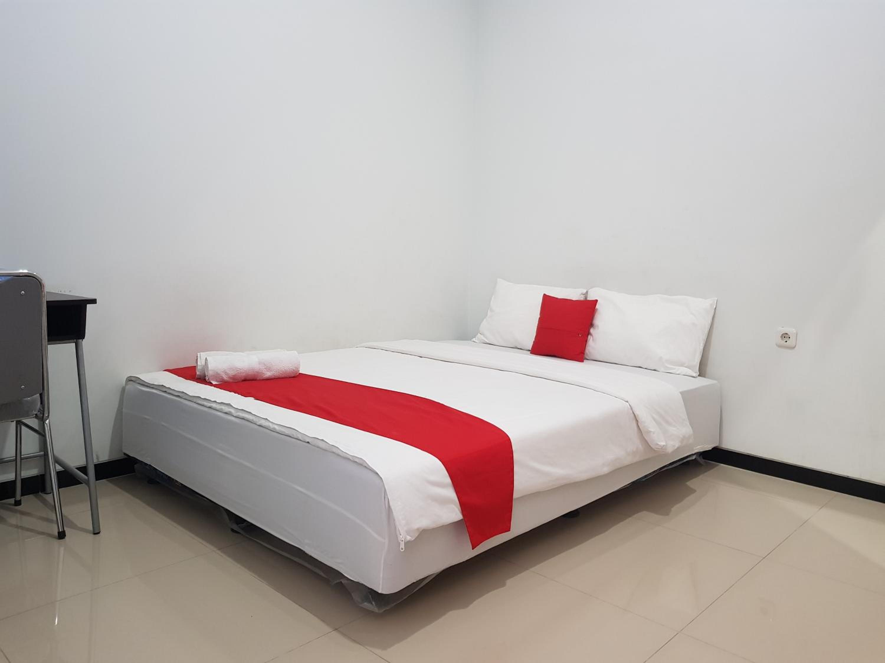 Deluxe Queen Room - Photo 4