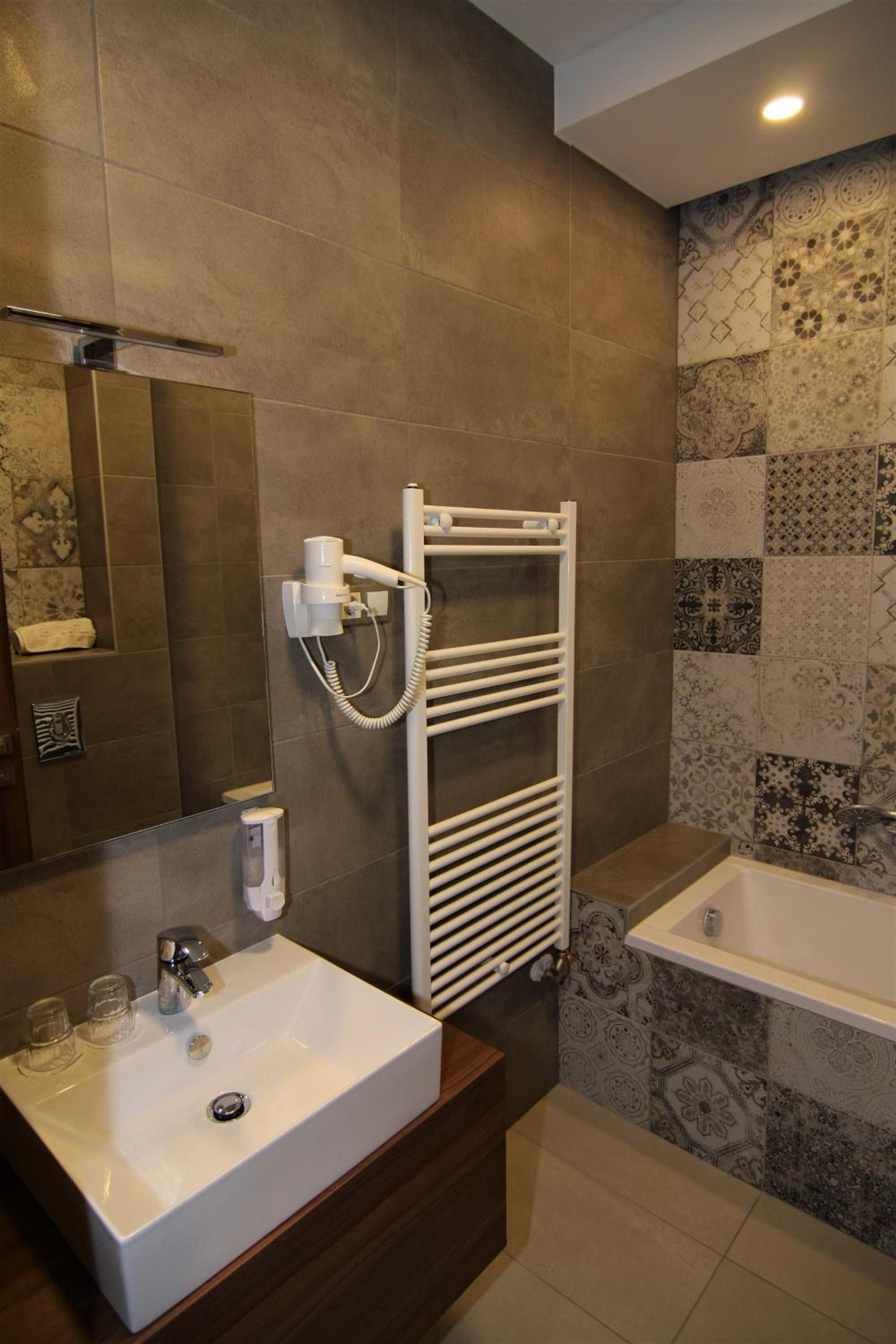 Standard Queen Room - Photo 2