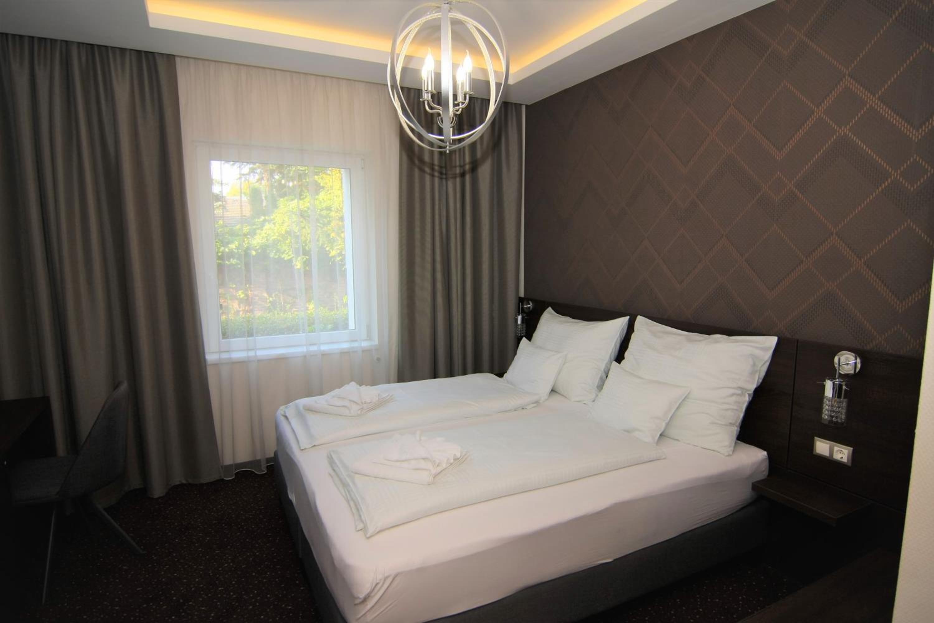 Standard Queen Room - Photo 1