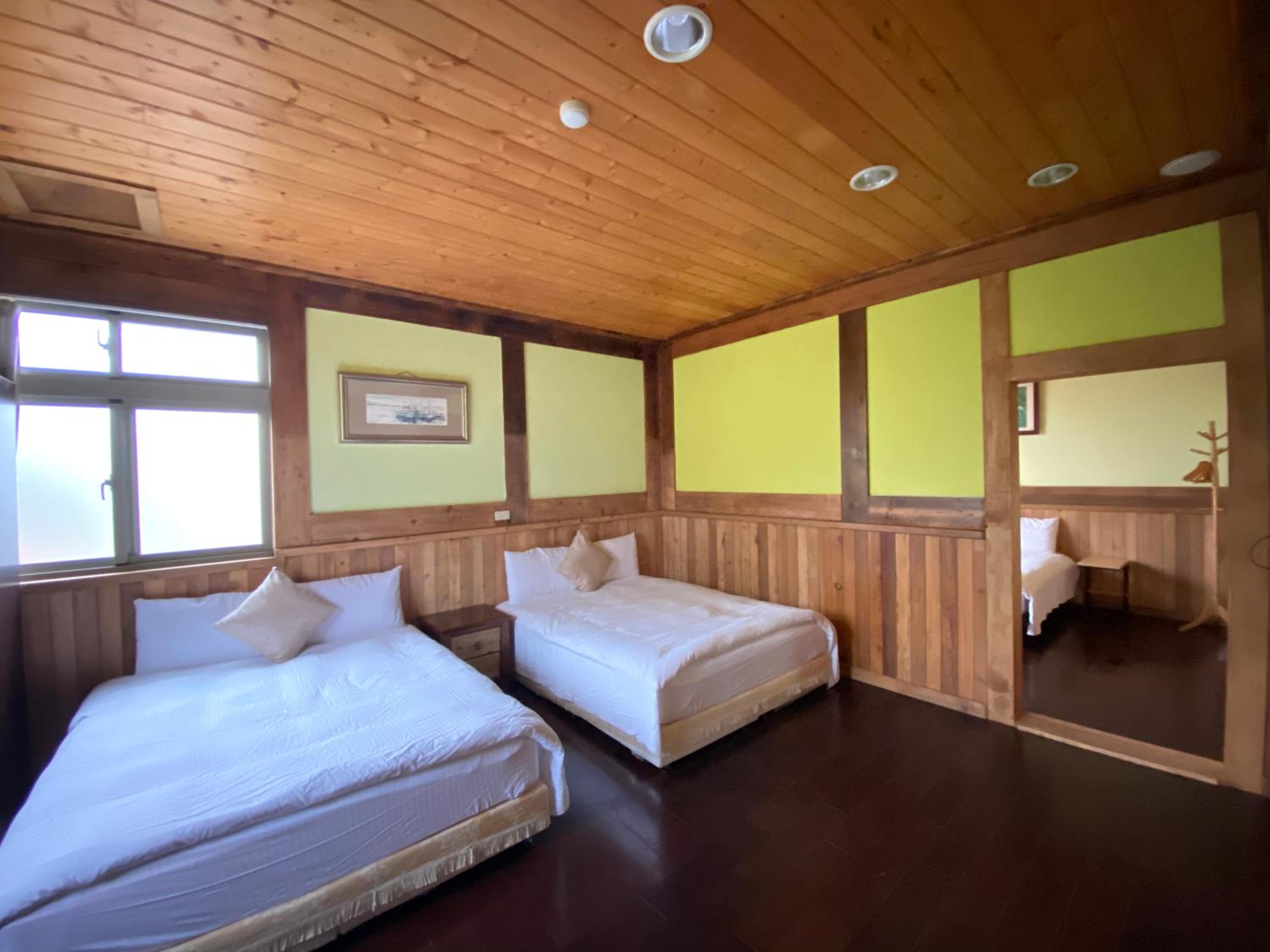 Family Room with Mountain View photo 1