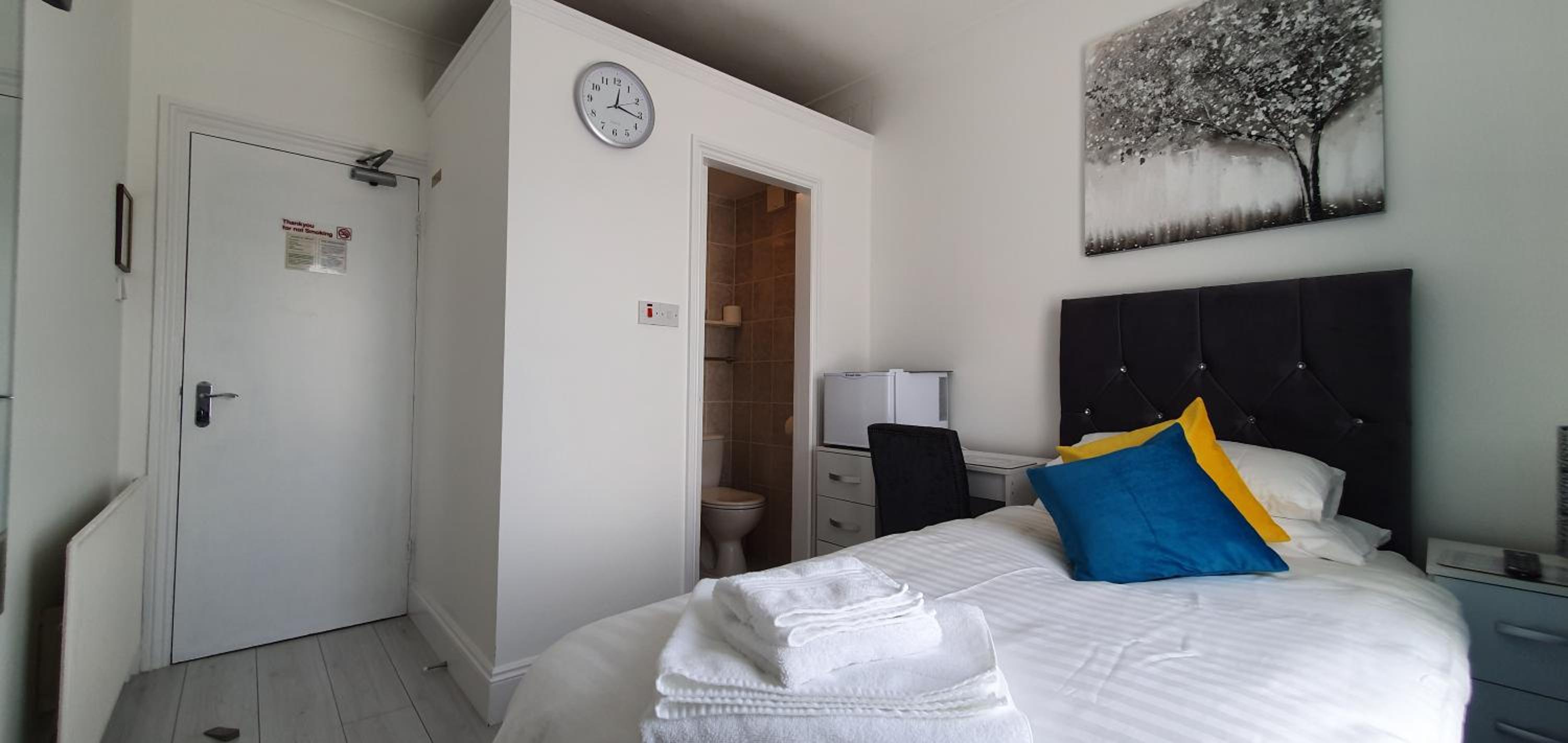 Budget Double Room photo 2