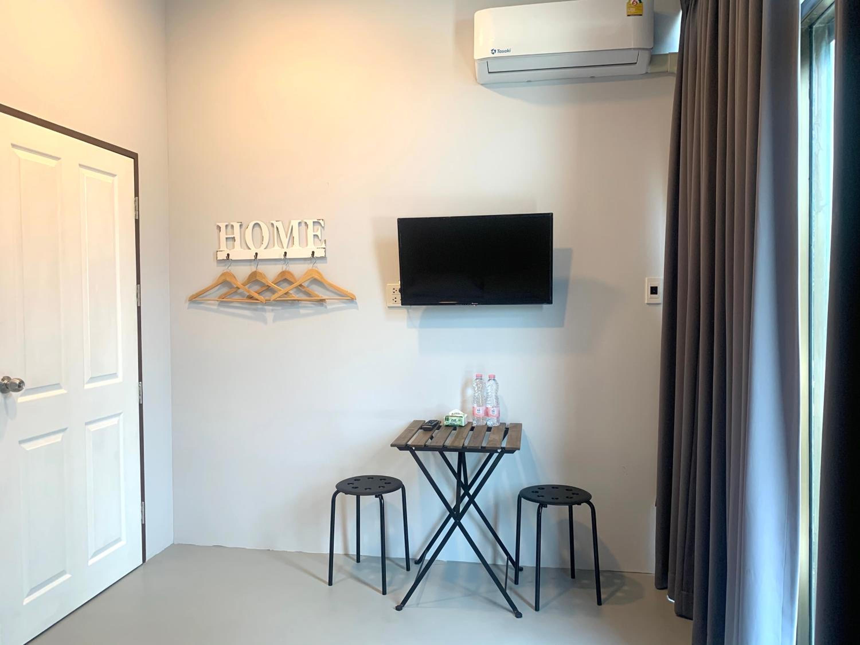 Double Room with Shared Bathroom photo 1