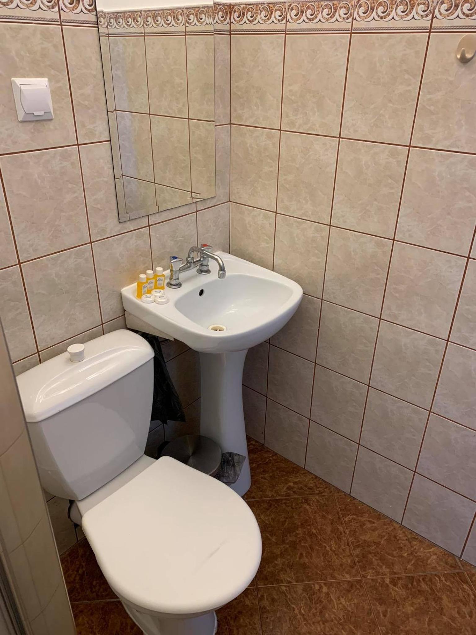 Single Room photo 3