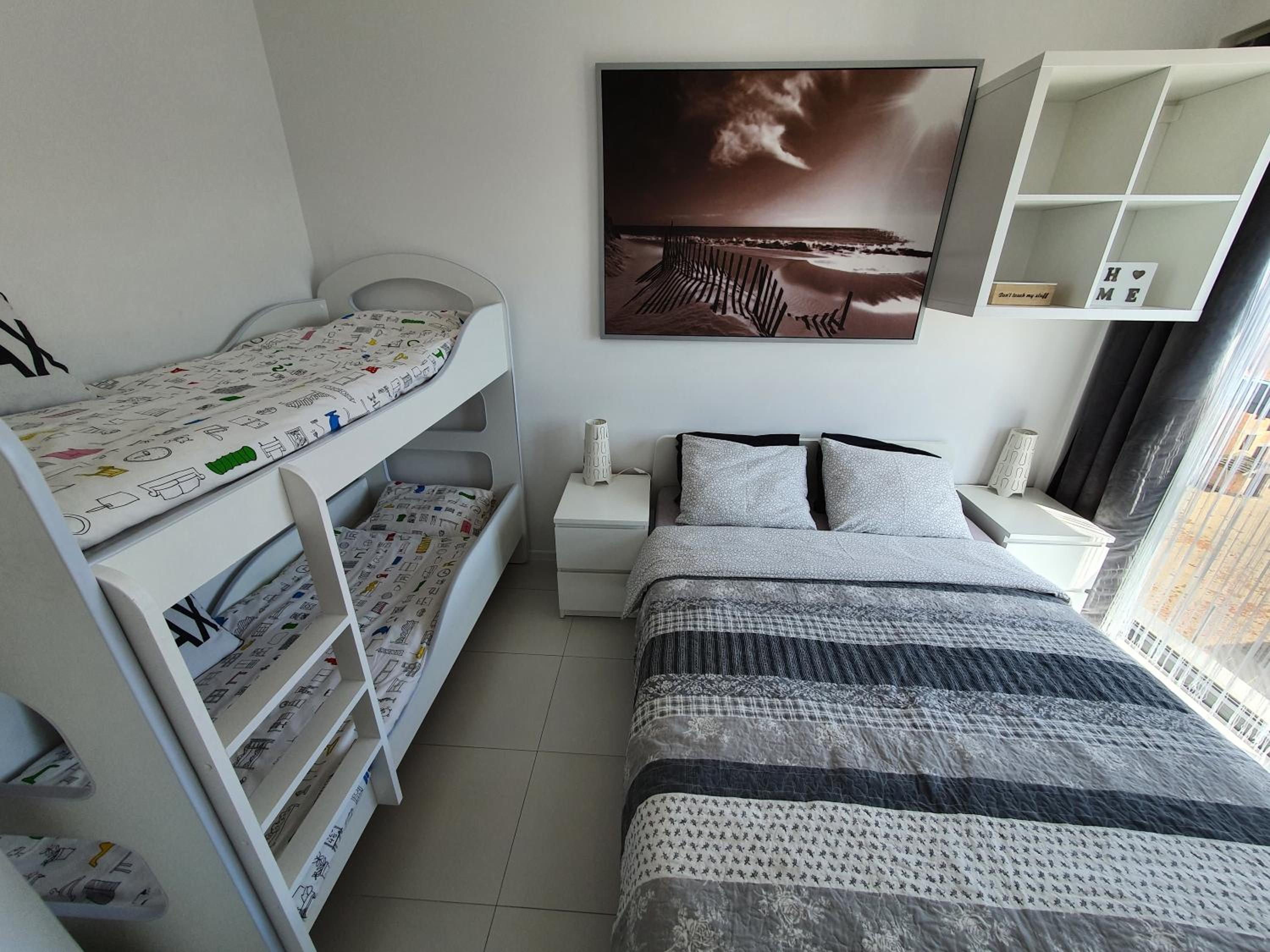 Apartment with Balcony photo 2