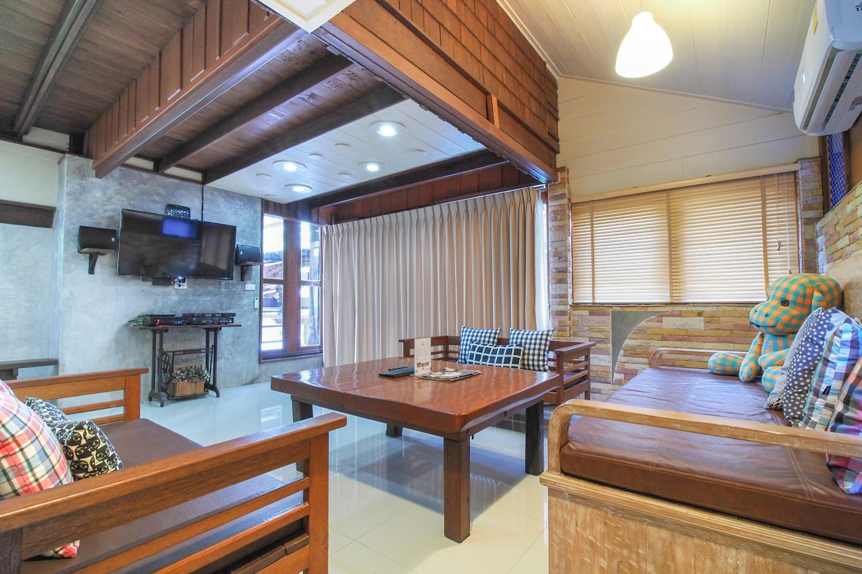 Deluxe King Suite